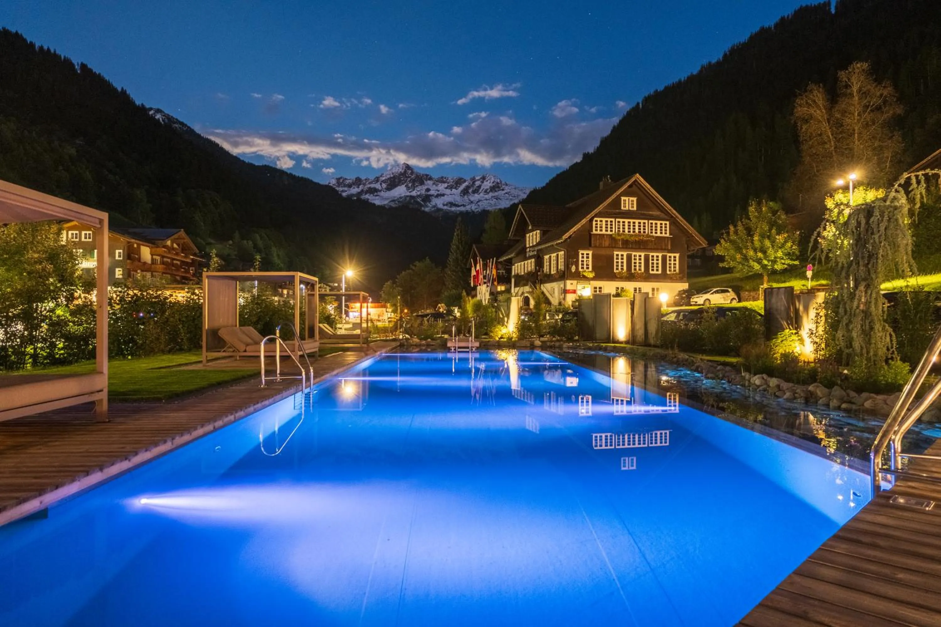 Swimming pool in Hotel Bergkristall