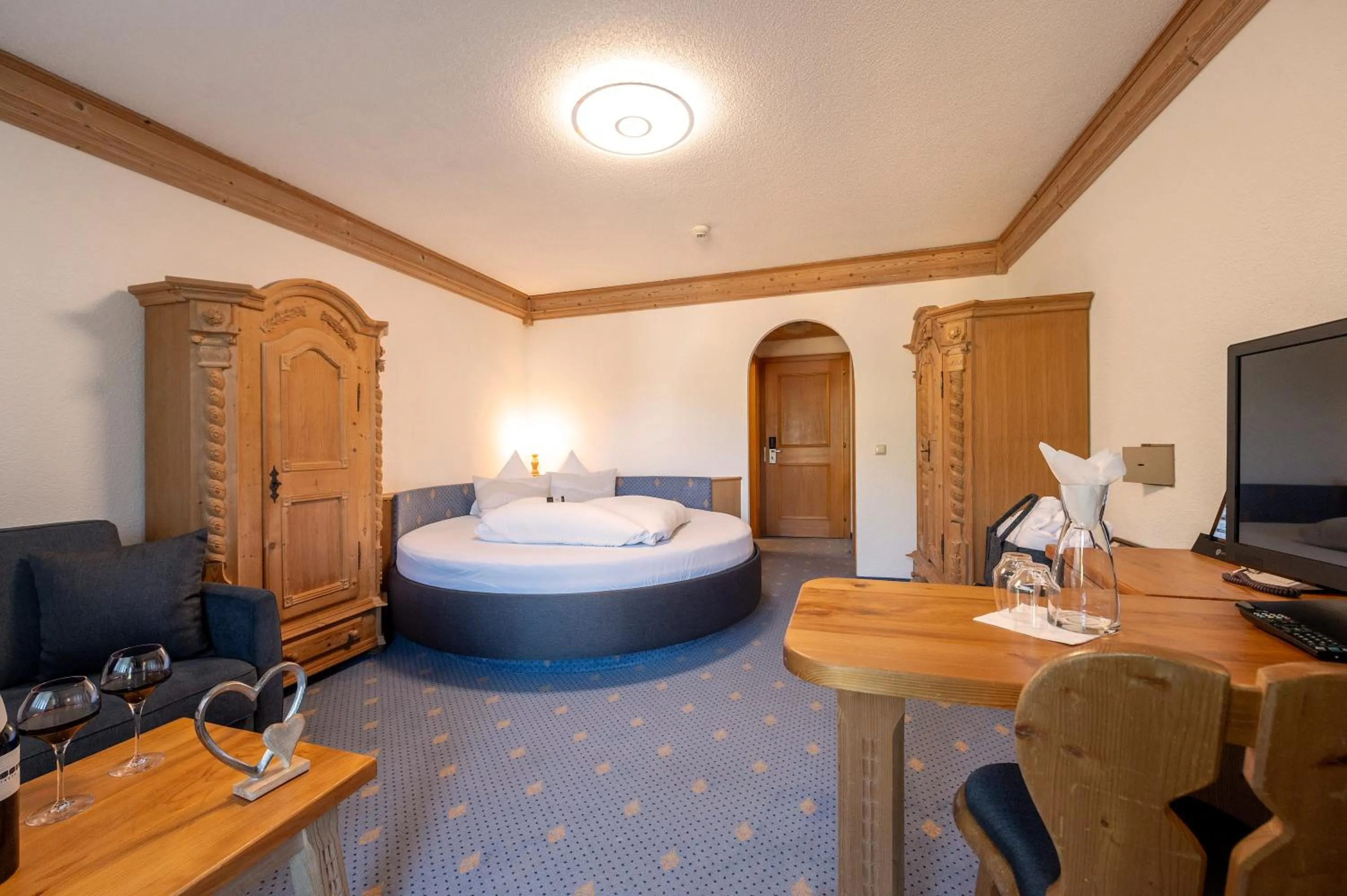 Photo of the whole room, Bed in Hotel Bergkristall