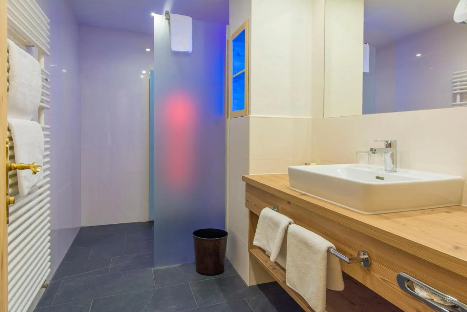 Bathroom in Hotel Bergkristall