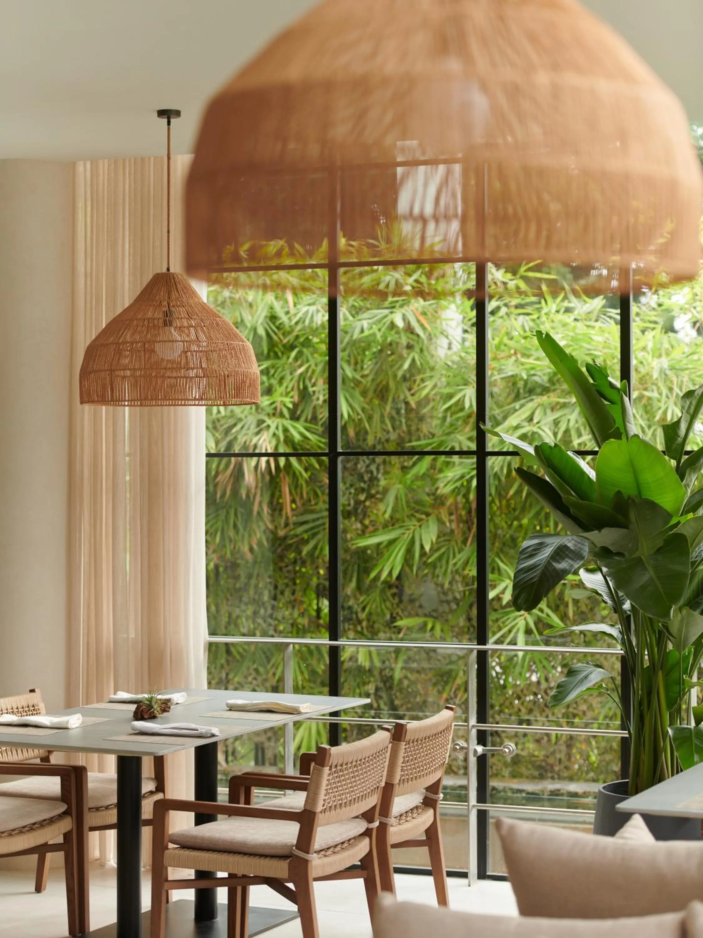 Restaurant/places to eat in Amara Sanctuary Sentosa