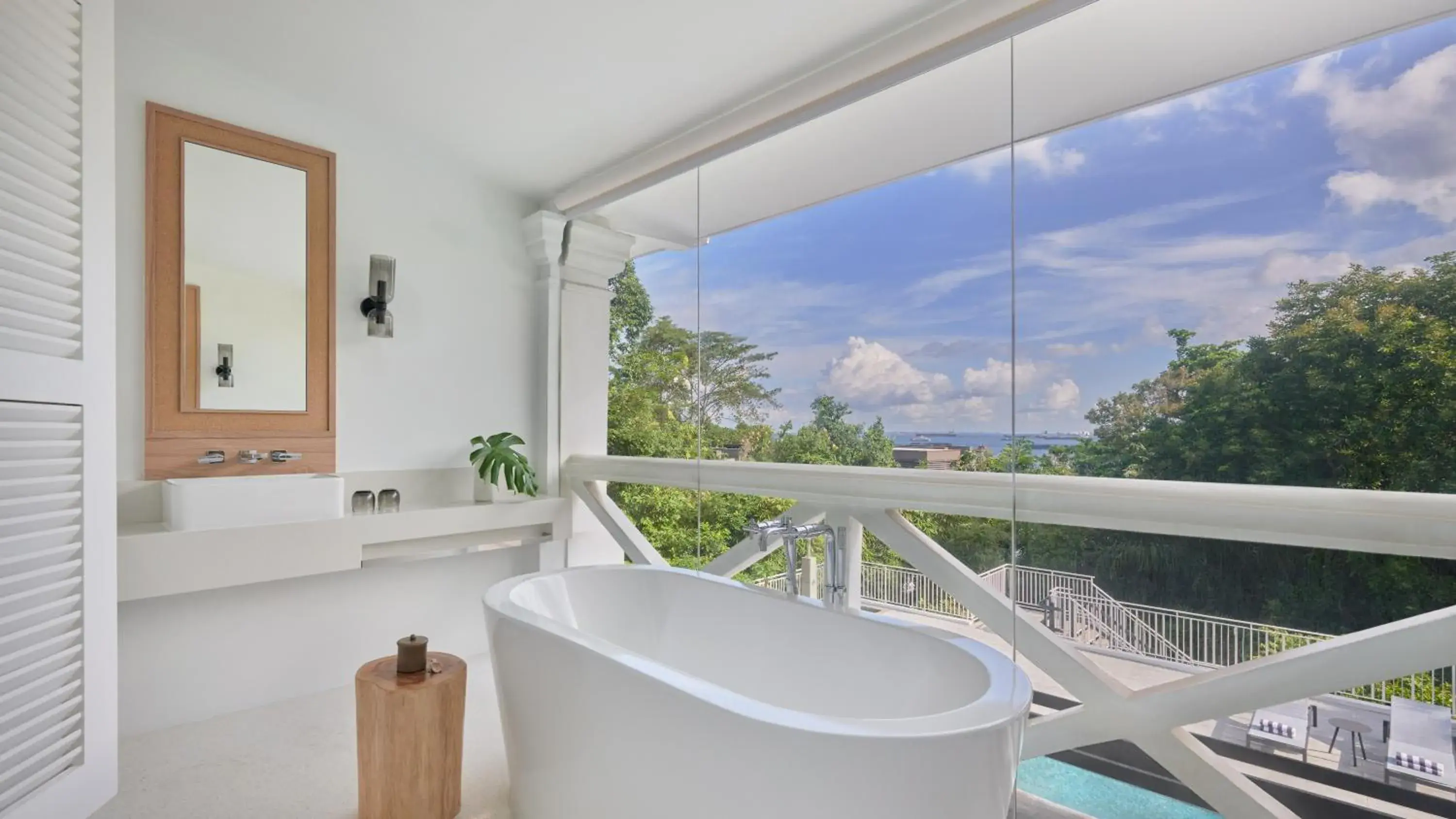 Junior Suite with Pool View in Amara Sanctuary Sentosa Junior Suite with Pool View in Amara Sanctuary Sentosa