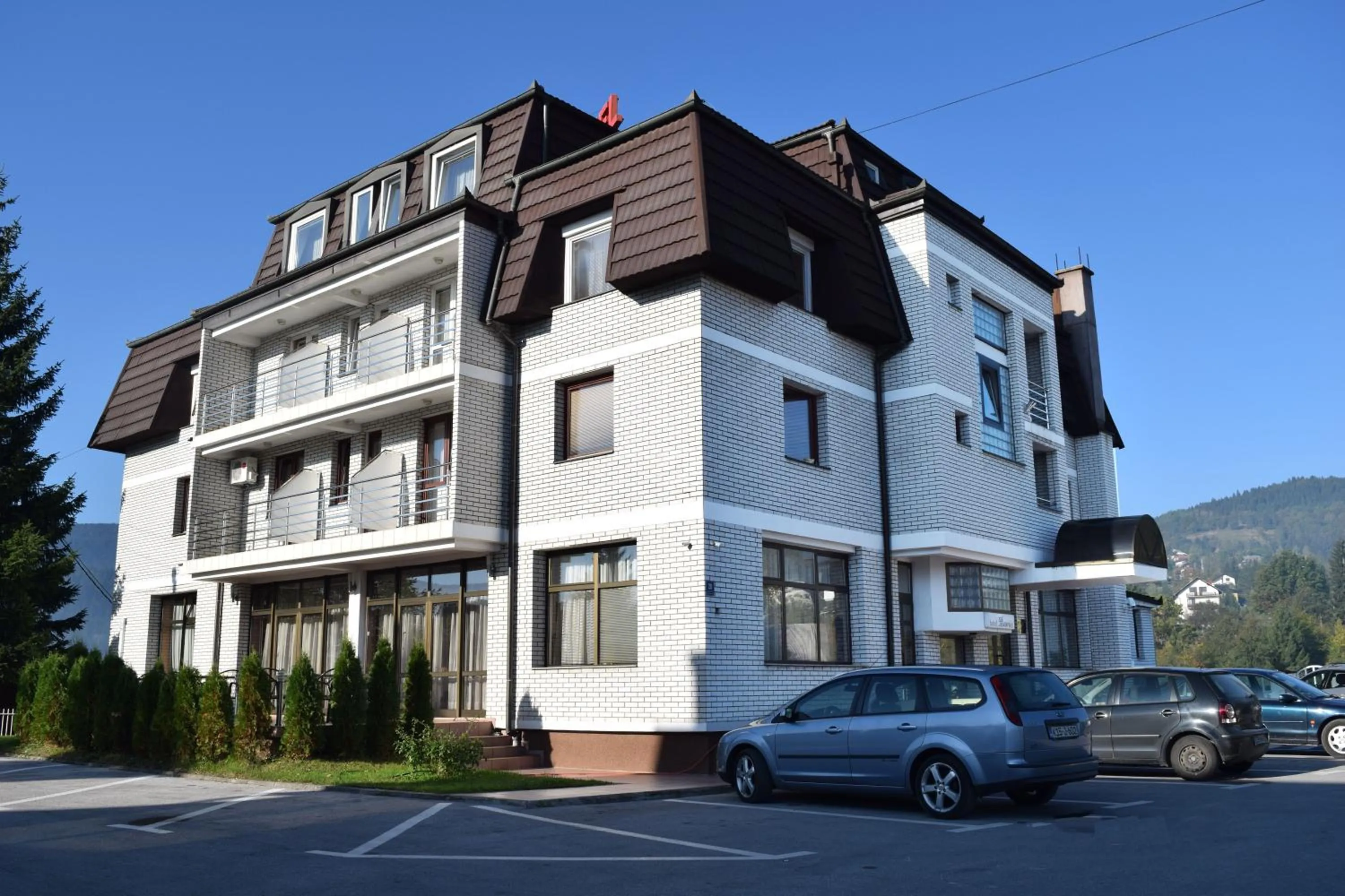 Property building in Hotel Damis