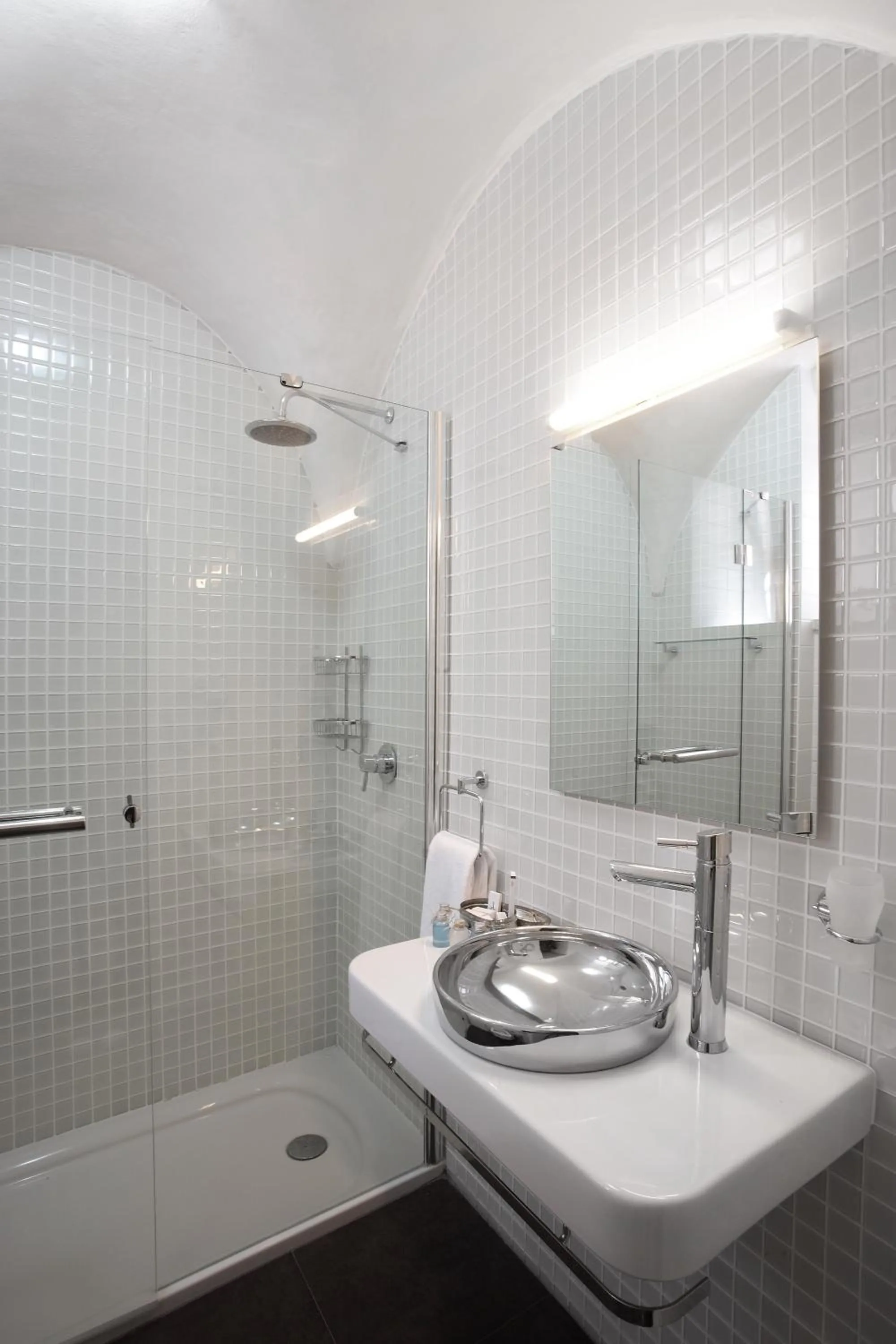 Bathroom in Kasr-i Nehroz Hotel