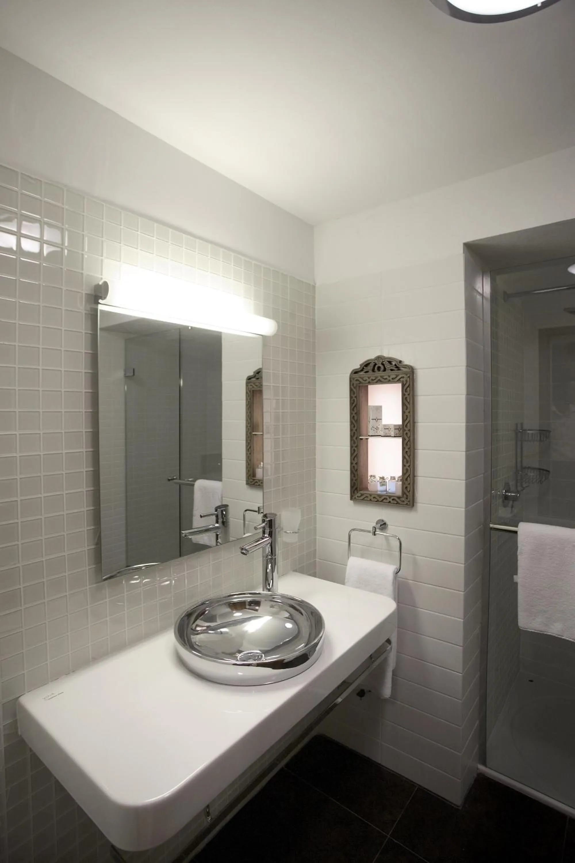 Bathroom in Kasr-i Nehroz Hotel