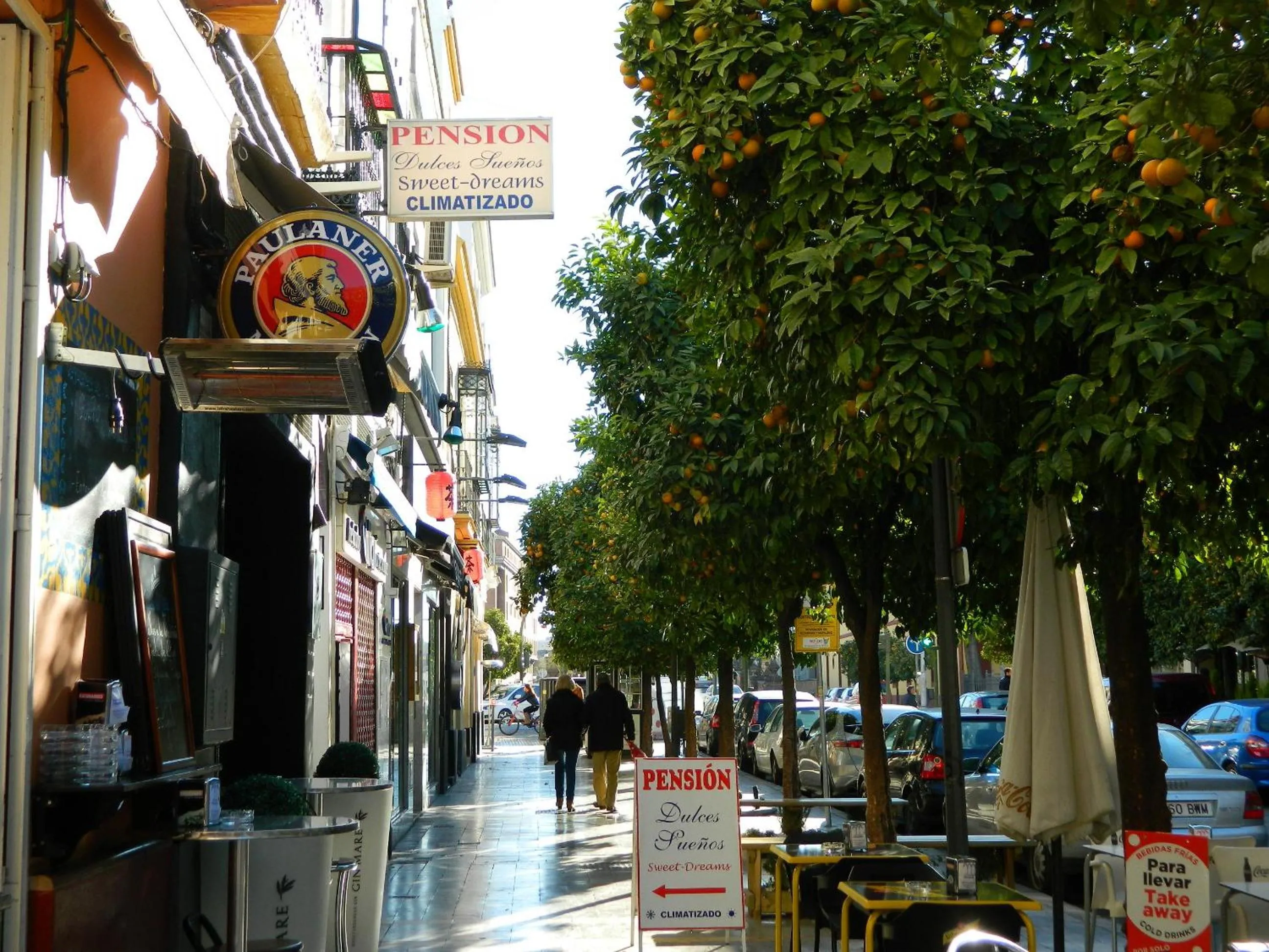 Day in Pensión Dulces Sueños