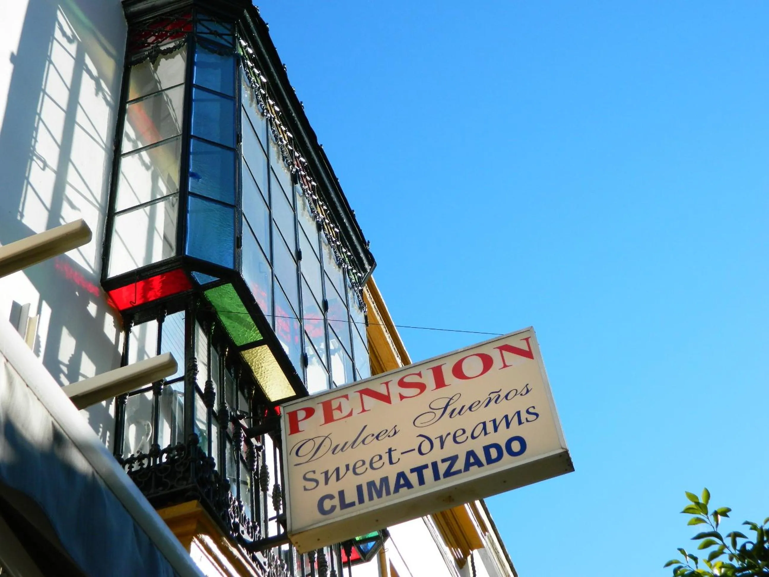 Day in Pensión Dulces Sueños