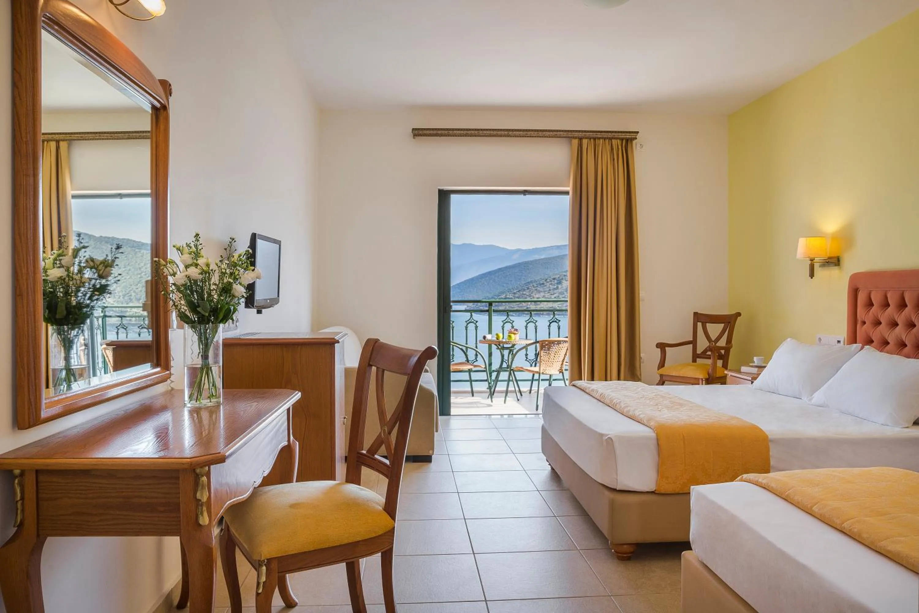 Photo of the whole room, Bed in Kefalonia Bay Palace