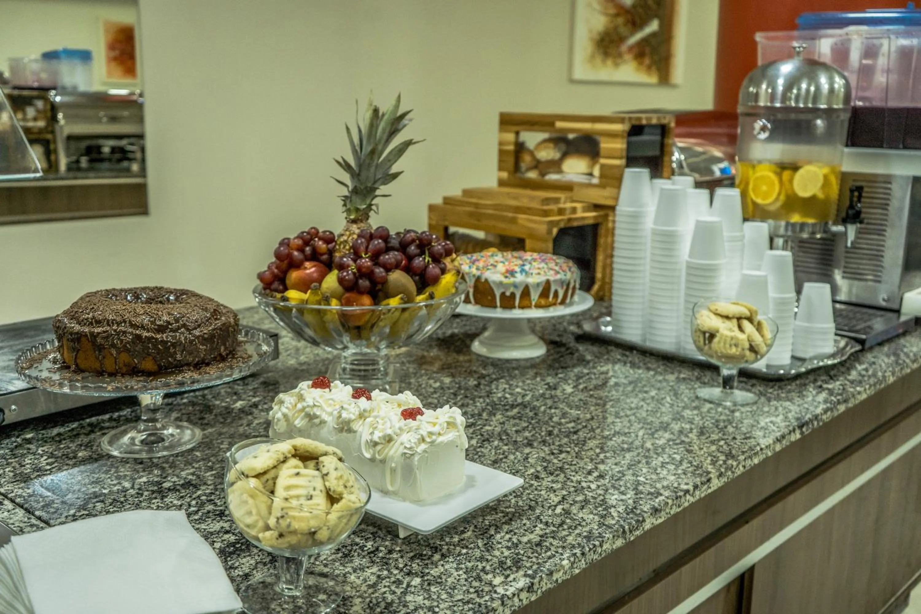 Continental breakfast in Hotel Nacional Inn Porto Alegre - by Nacional Inn - Próximo à Arena do Grêmio, Parque Harmonia e Réveillon na Orla do Guaíba
