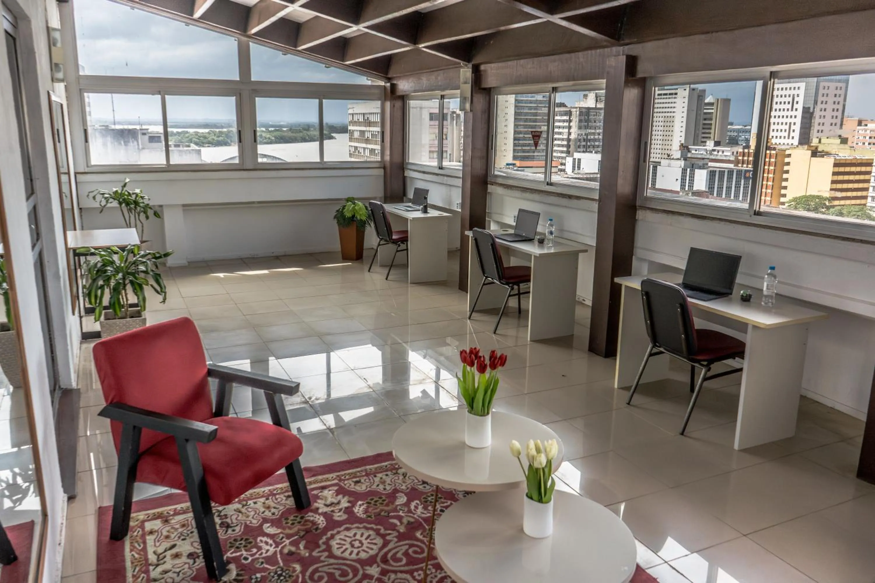 Business facilities in Hotel Nacional Inn Porto Alegre - by Nacional Inn - Próximo à Arena do Grêmio, Parque Harmonia e Réveillon na Orla do Guaíba