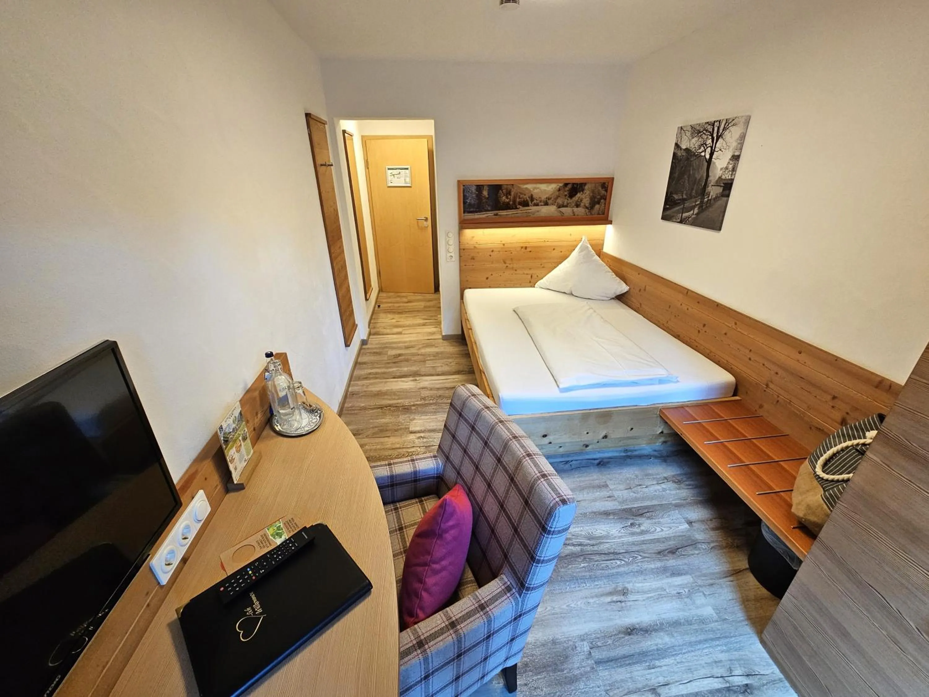 Photo of the whole room, Bed in Naturhotel Café Waldesruhe