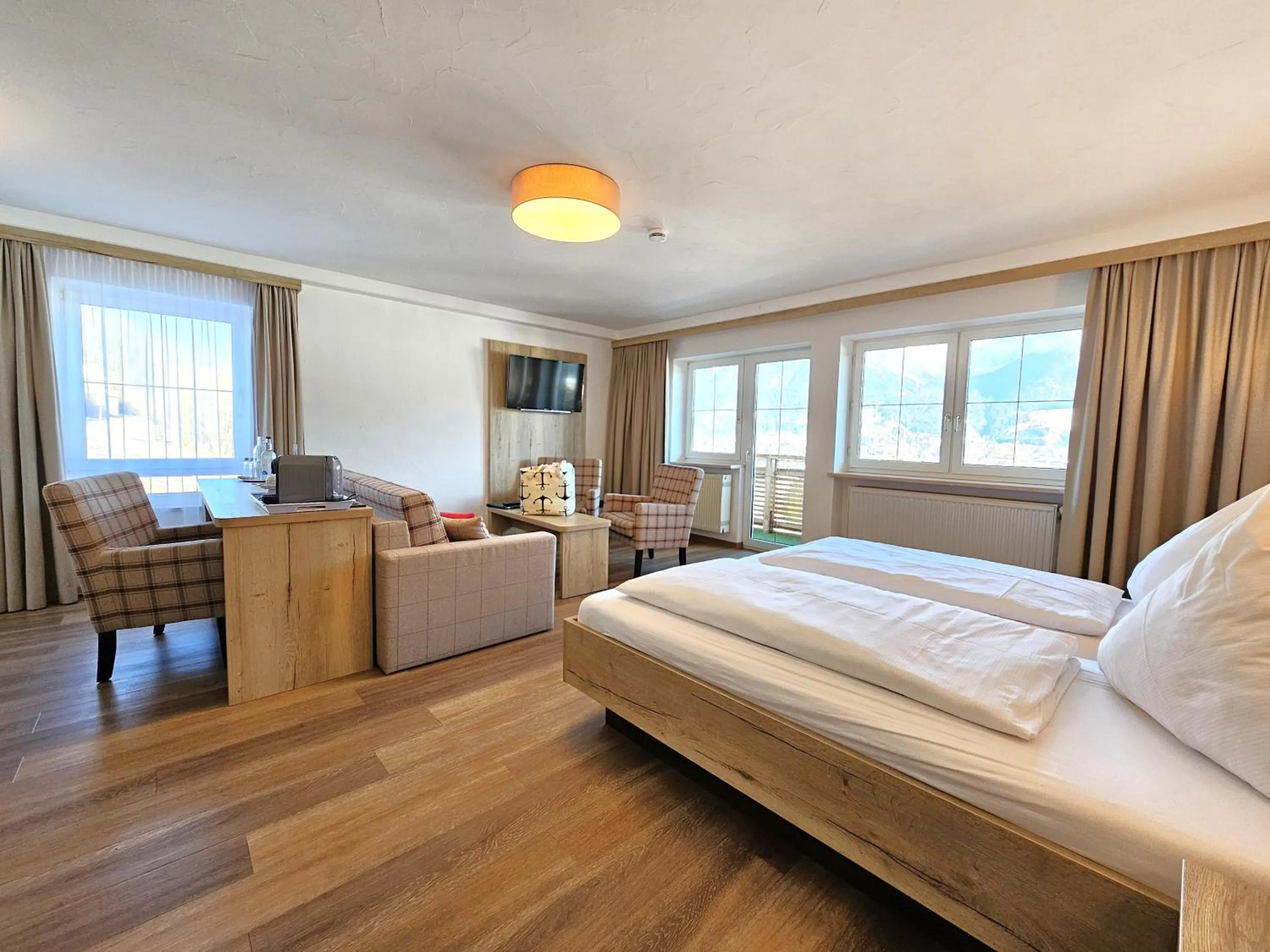 Photo of the whole room, Bed in Naturhotel Café Waldesruhe