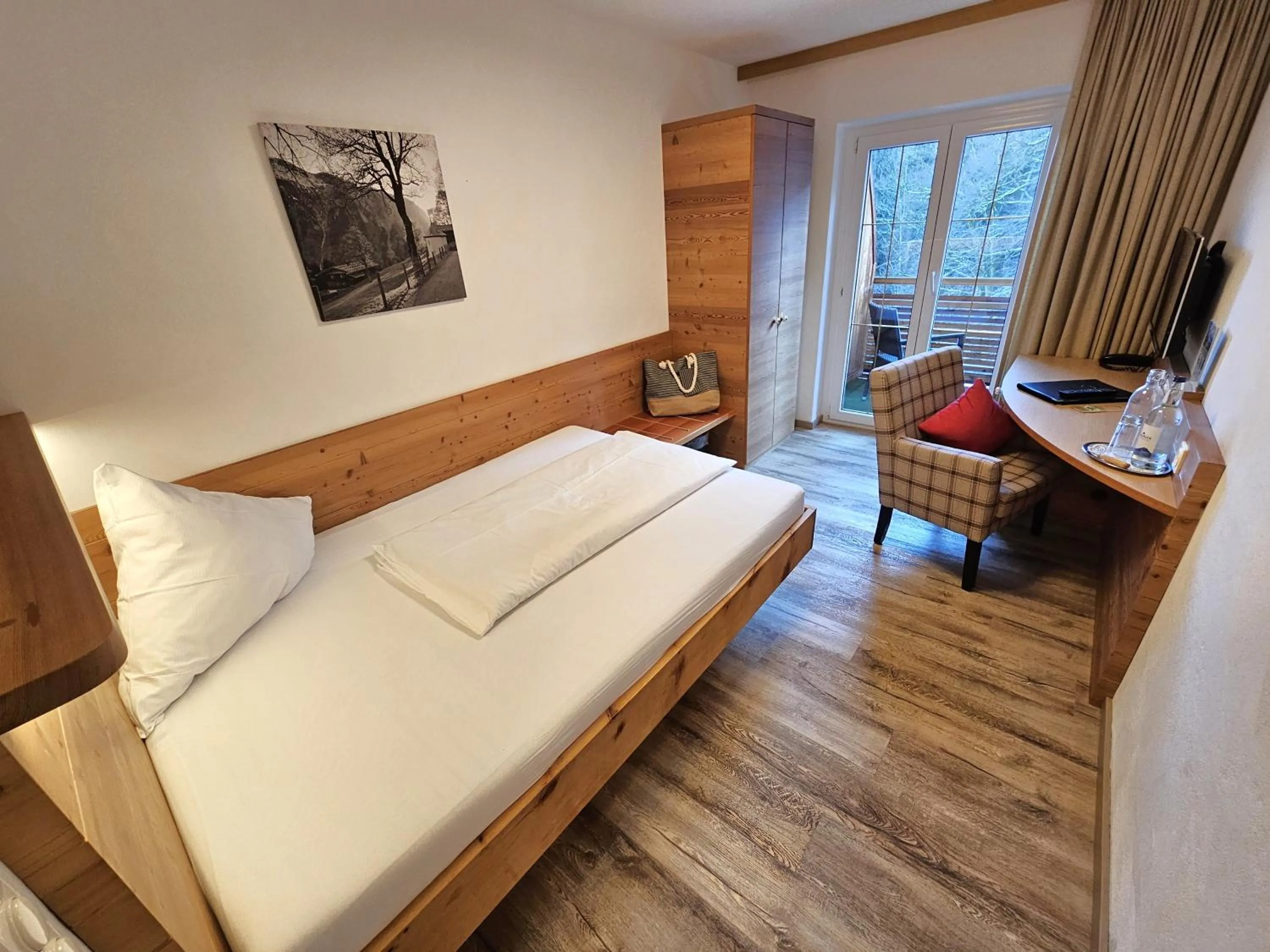 Photo of the whole room, Bed in Naturhotel Café Waldesruhe