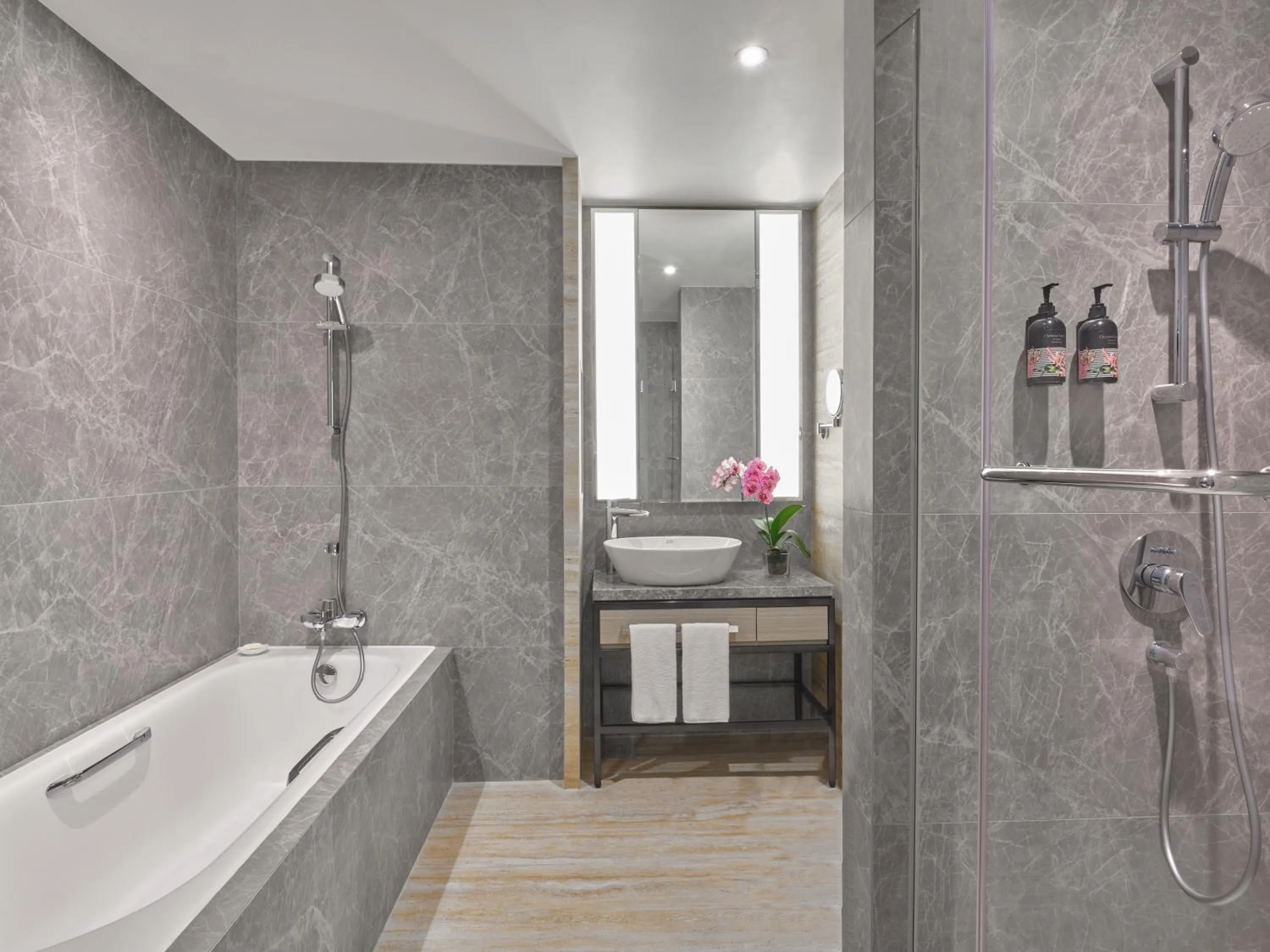 Bathroom in Grand Copthorne Waterfront