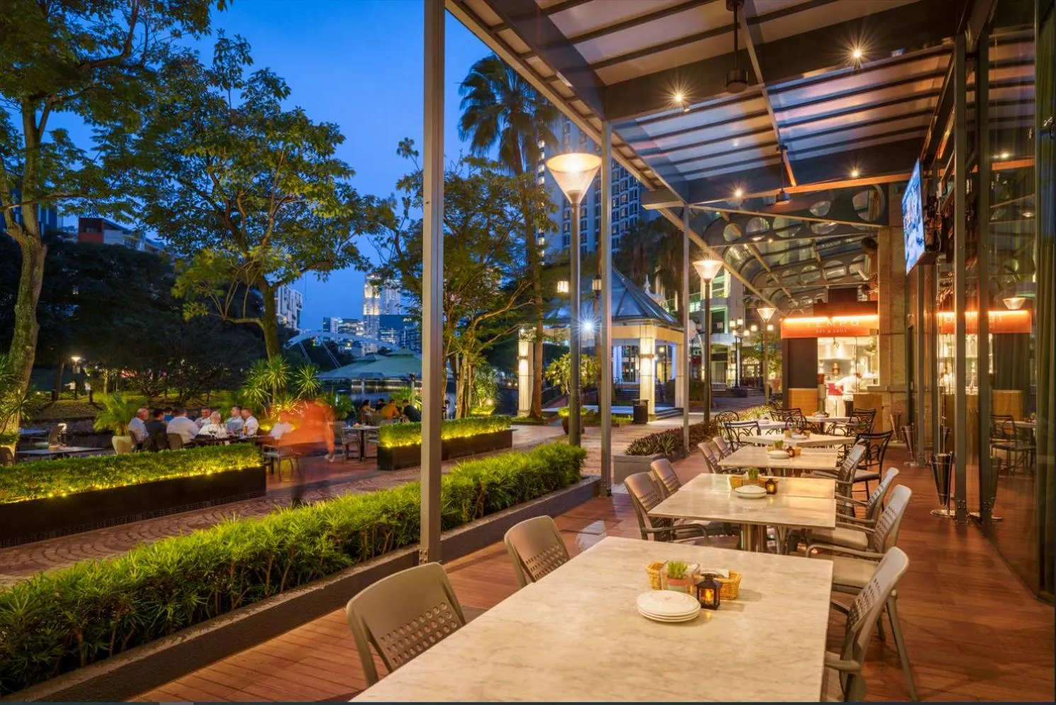 Restaurant/places to eat in Grand Copthorne Waterfront