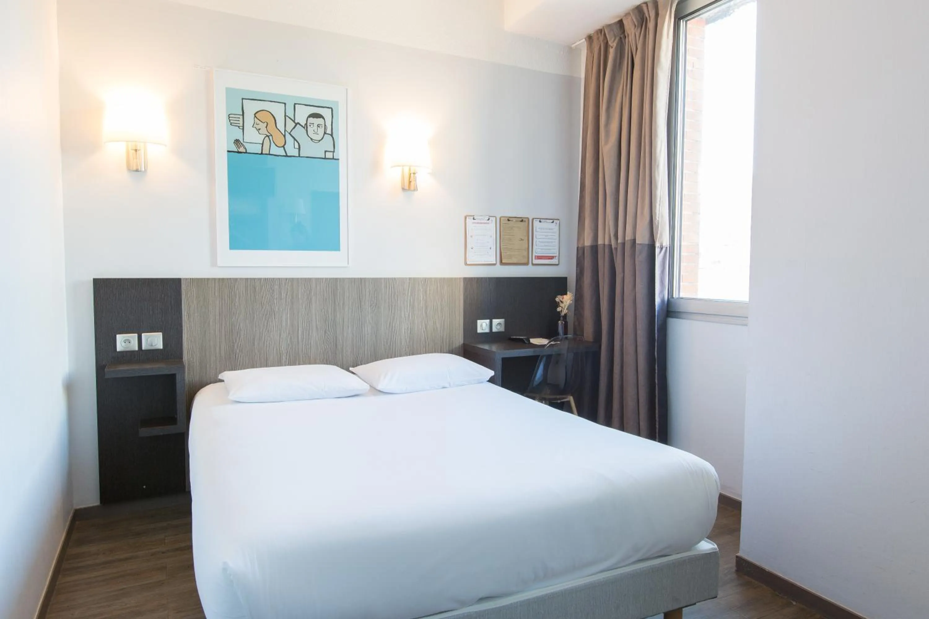 Bedroom, Bed in Hotel Gascogne