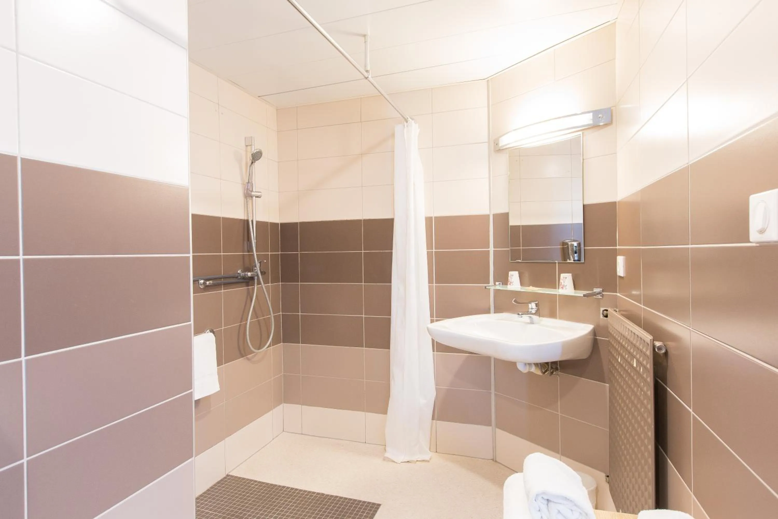 Bathroom in Hotel Gascogne