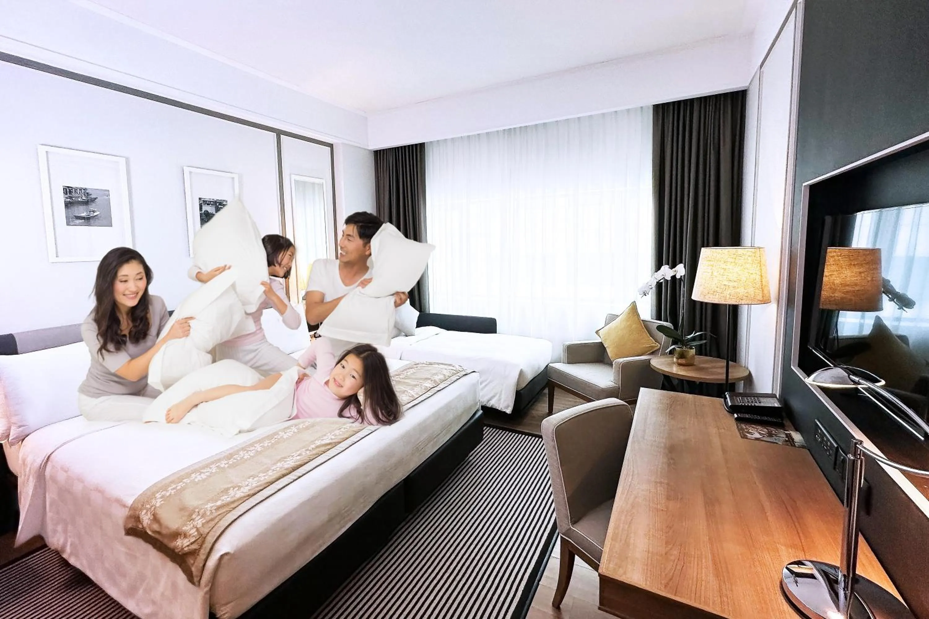 Family, Bed in Orchard Hotel Singapore