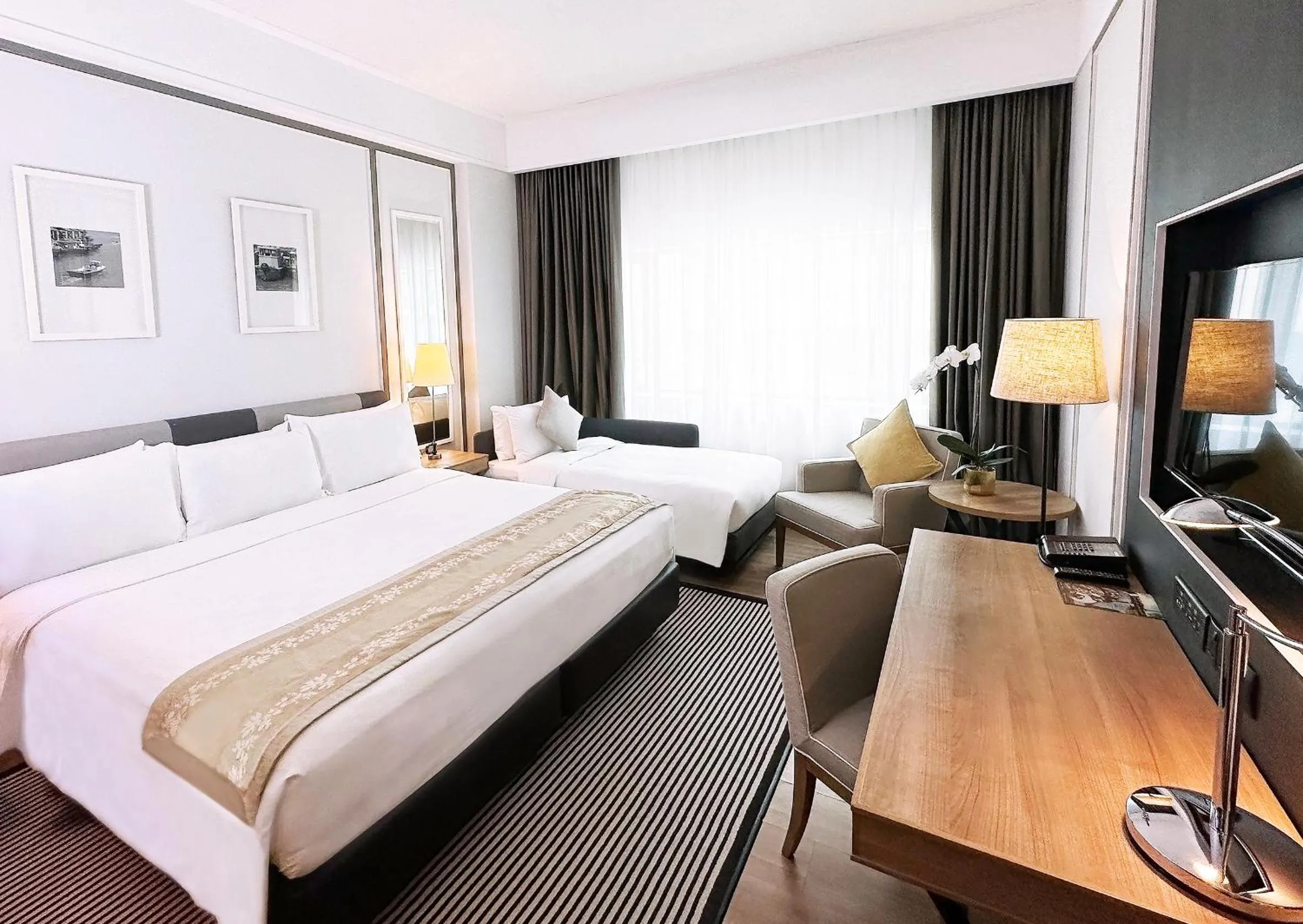 Family, Bed in Orchard Hotel Singapore