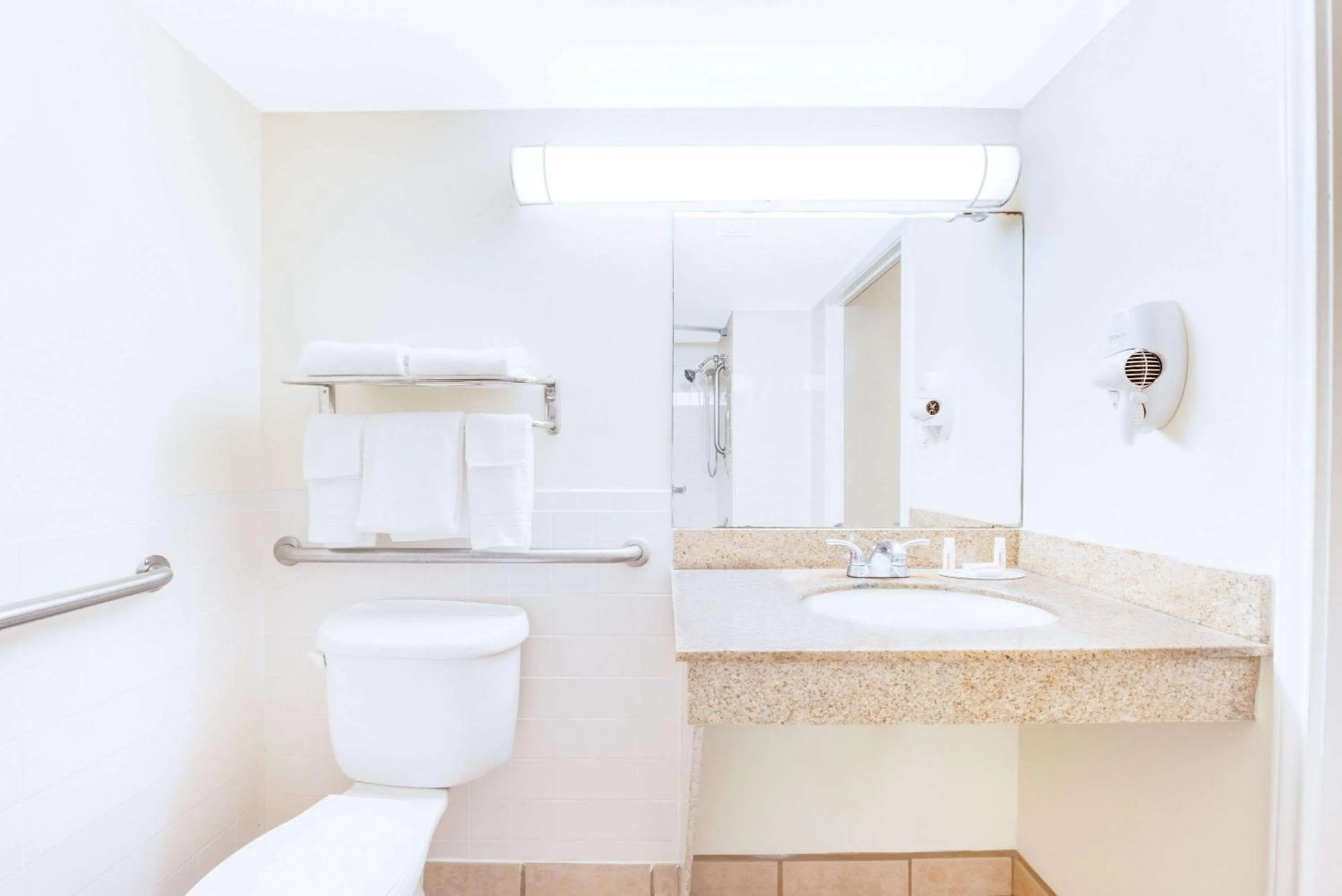 Bathroom in Days Inn & Suites by Wyndham Laredo