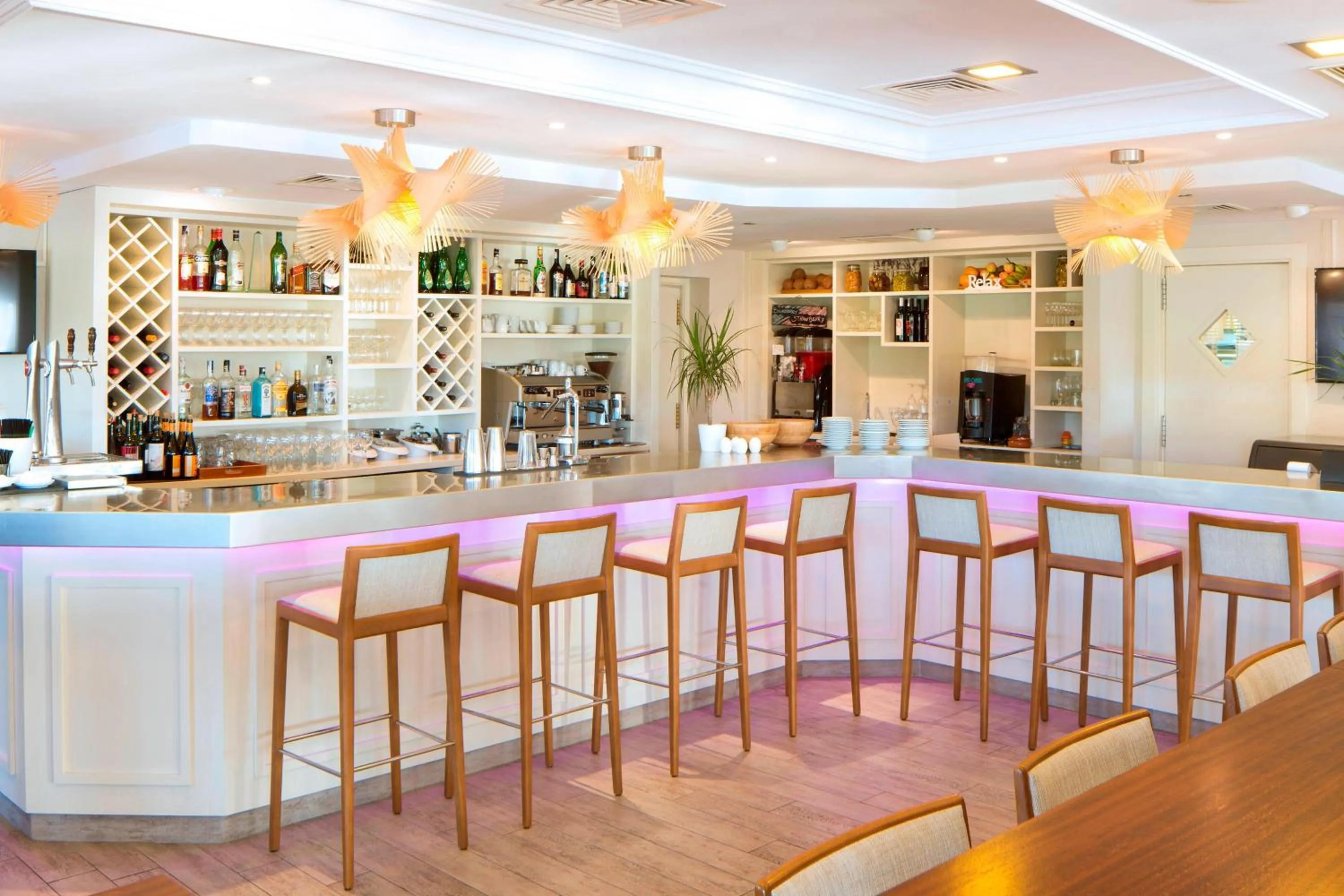 Lounge or bar in Marriott’s Club Son Antem