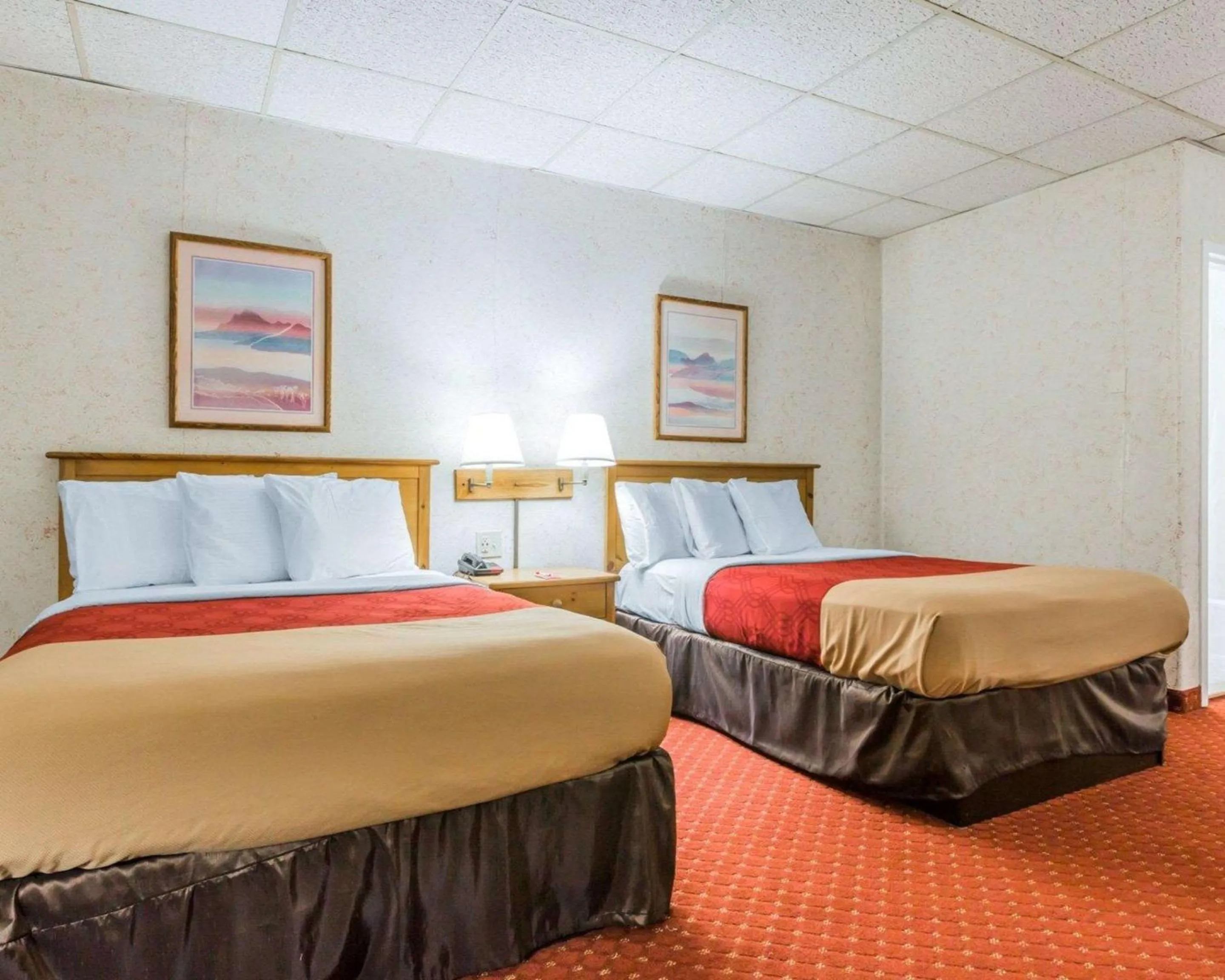 Photo of the whole room in Econo Lodge Stewart International Airport