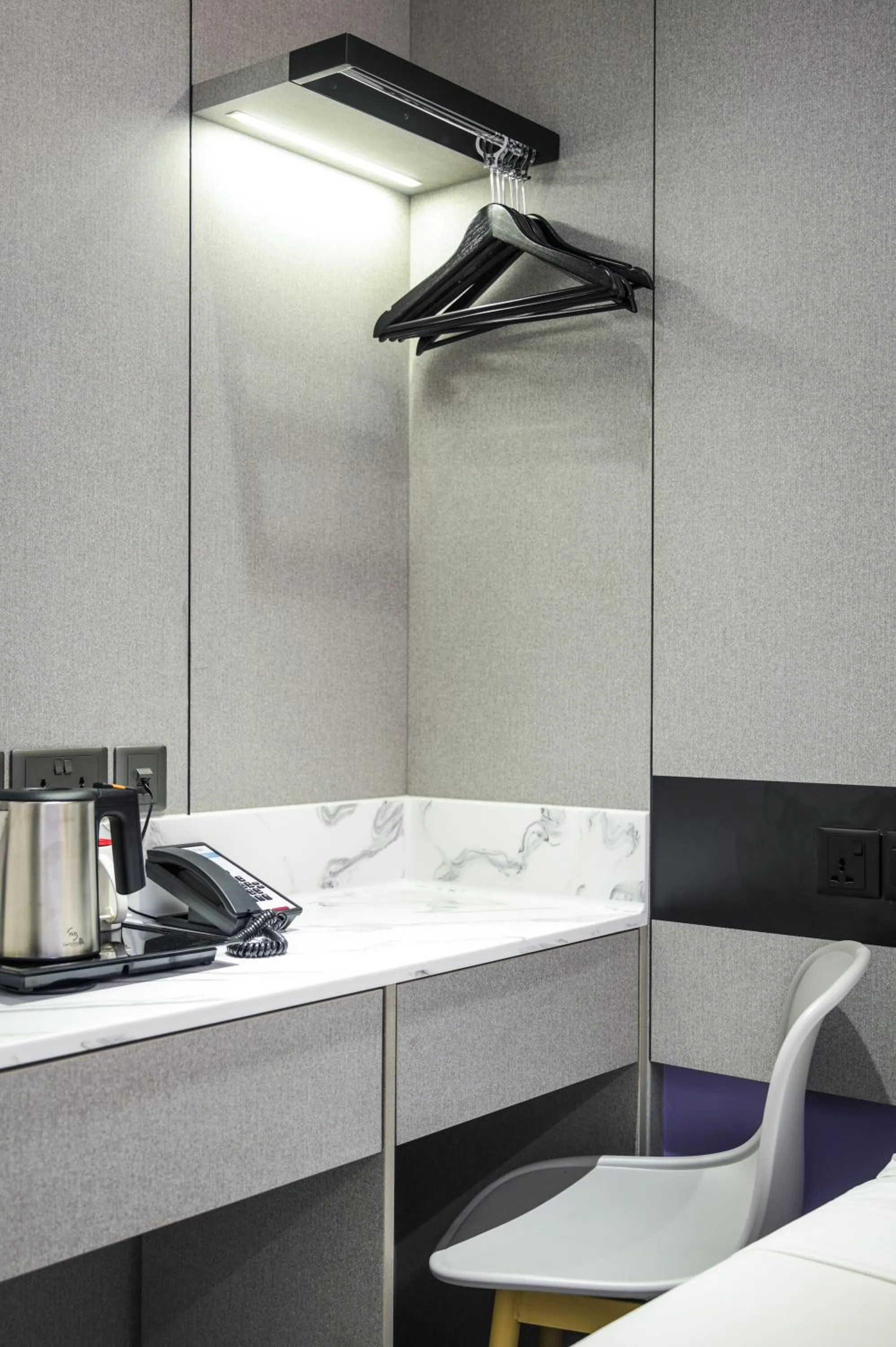 Hotel 81 Palace - NEWLY RENOVATED