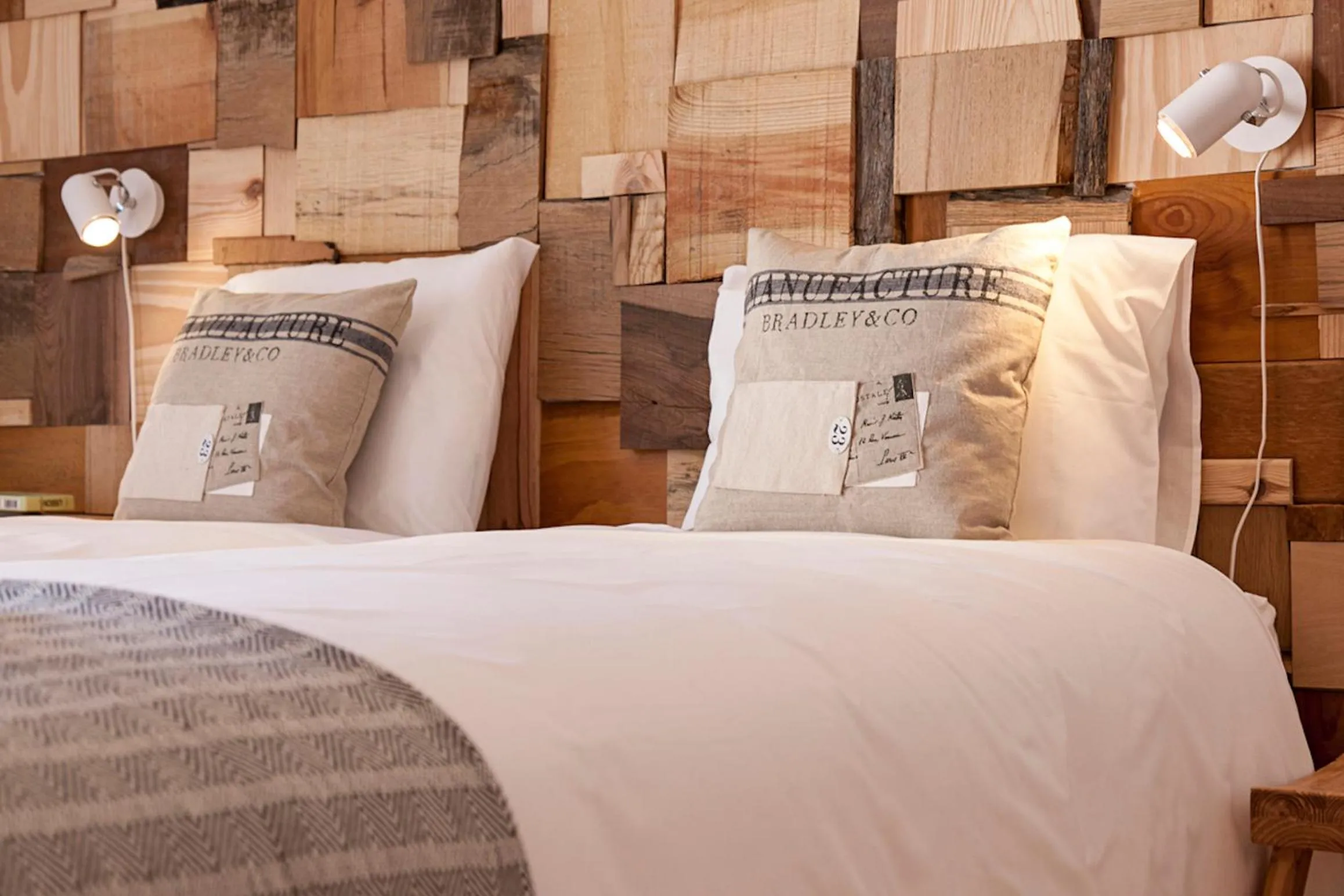 Bedroom in Bairro Alto Studio Apartments - by LU Holidays