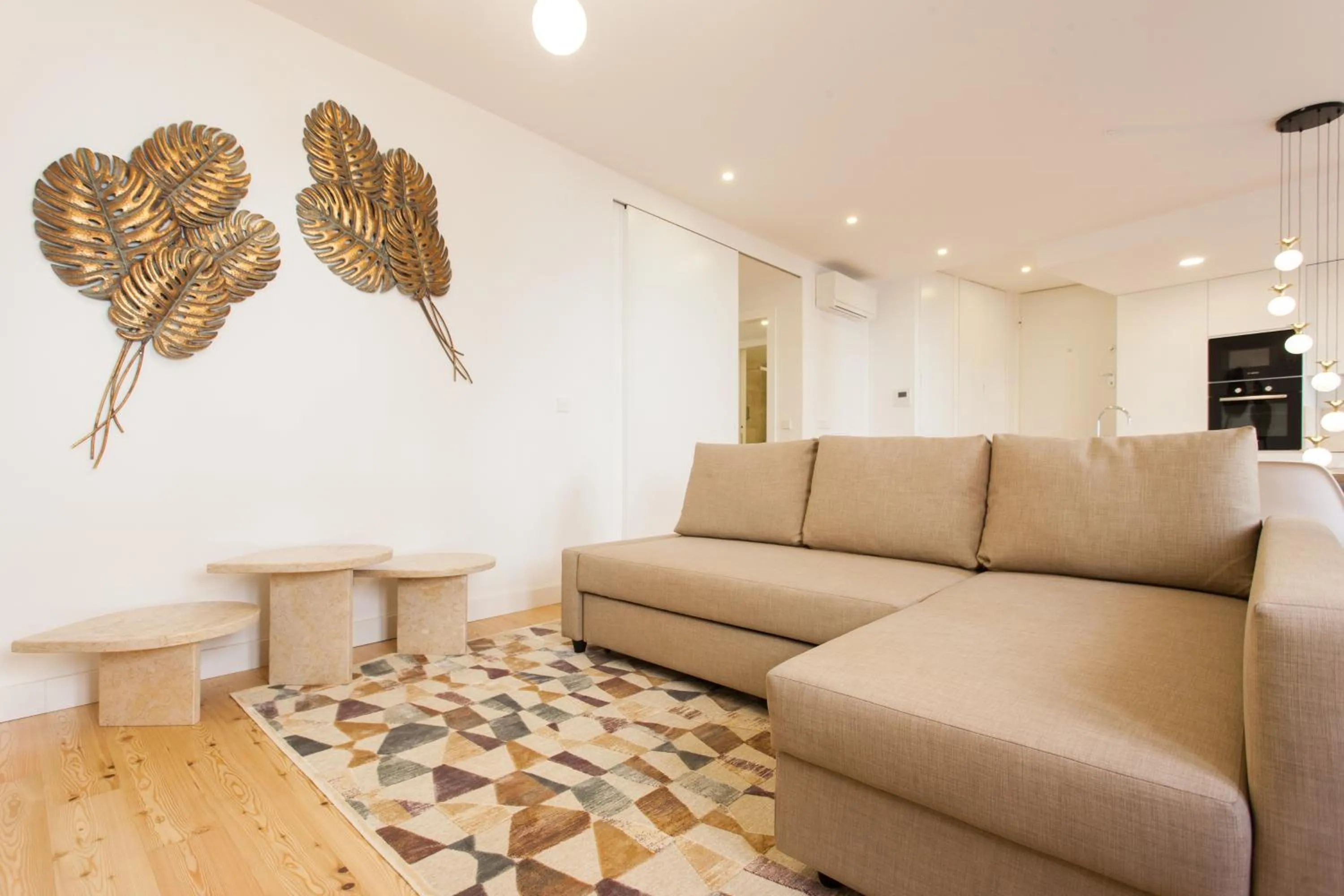 Living room in Mouraria Blue Three-Bedroom Apartment w/ Parking - by LU Holidays