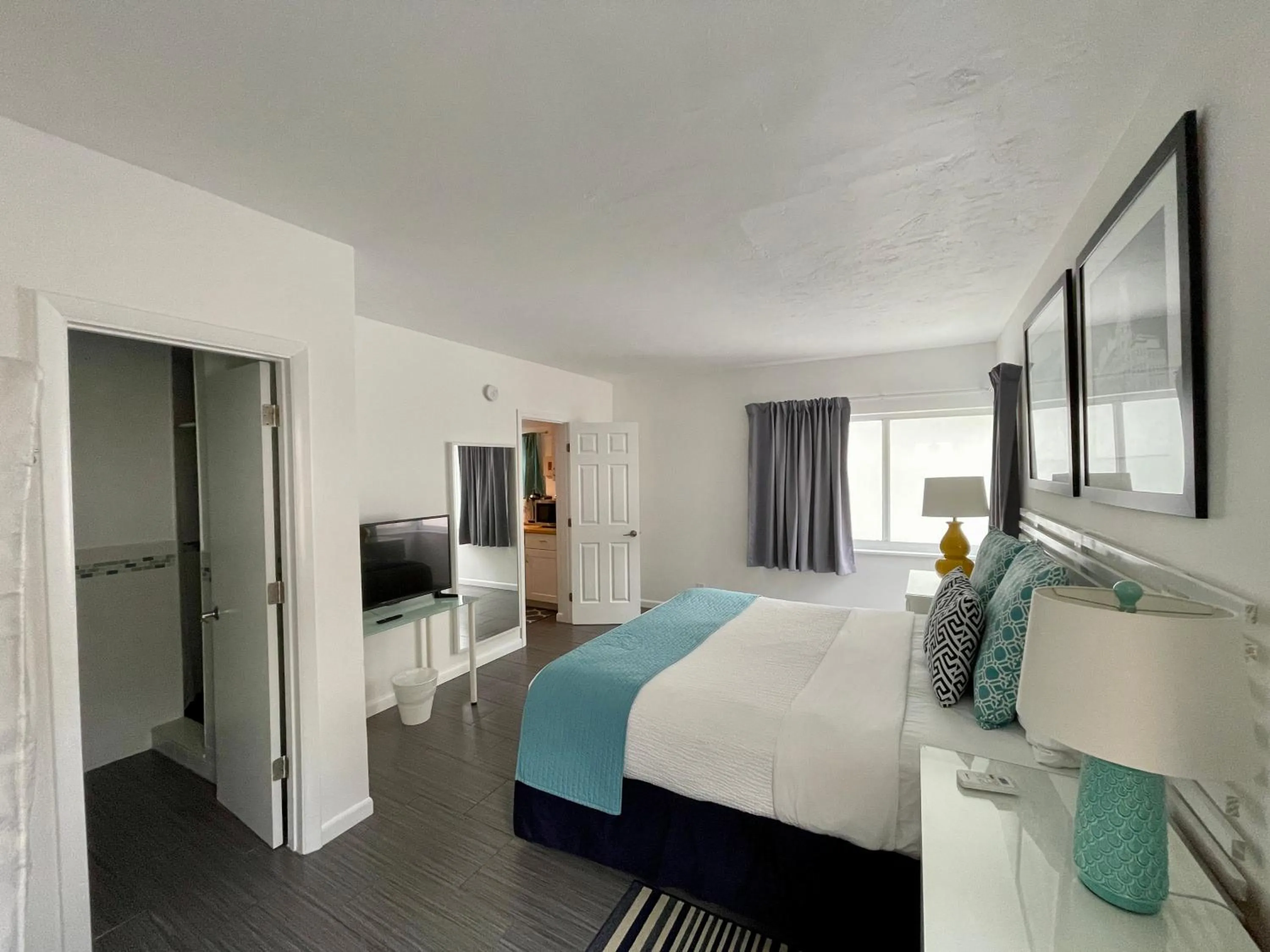 Bed in Nobleton Hotel