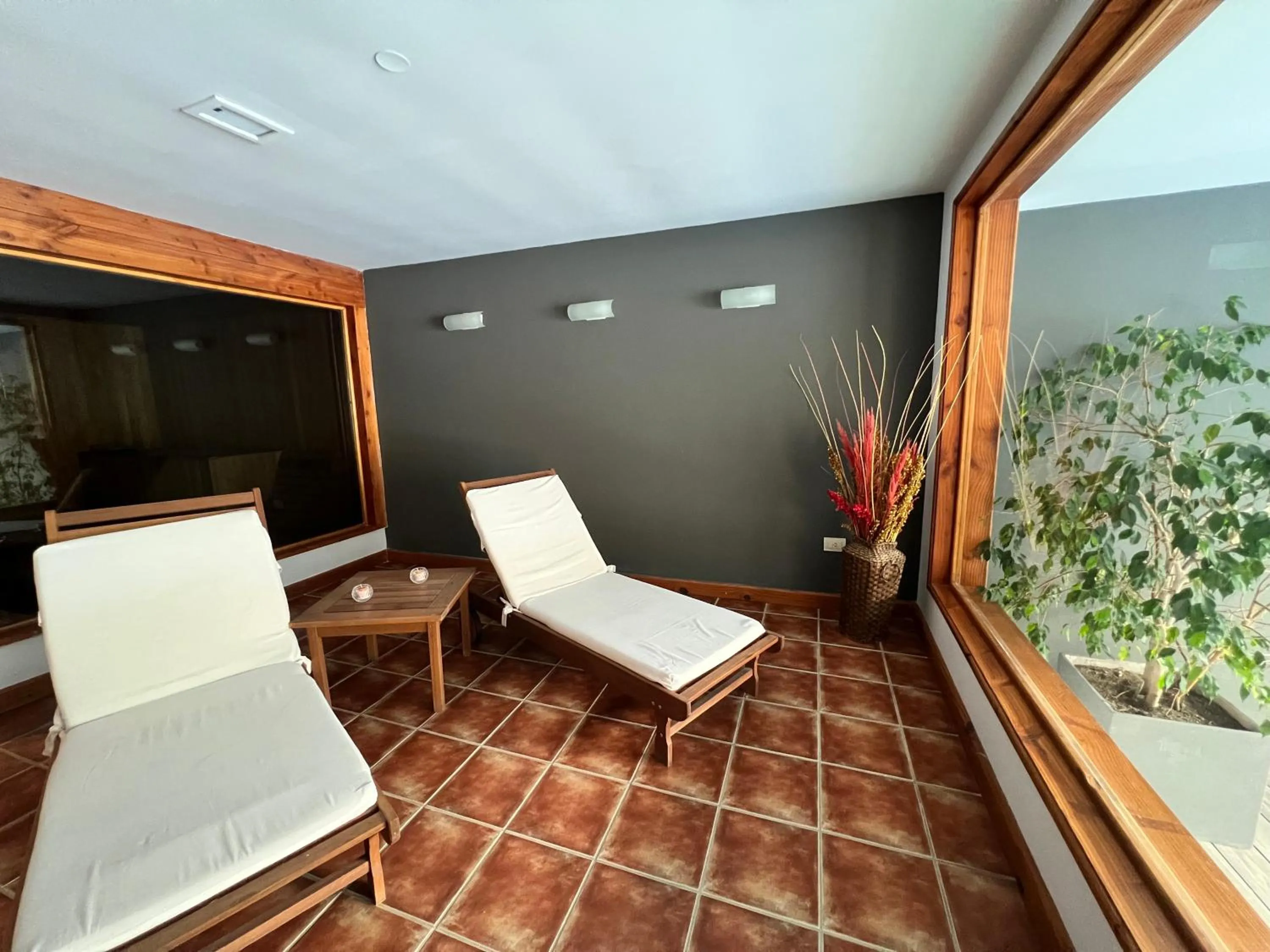 Living room in El Muelle by DOT Boutique