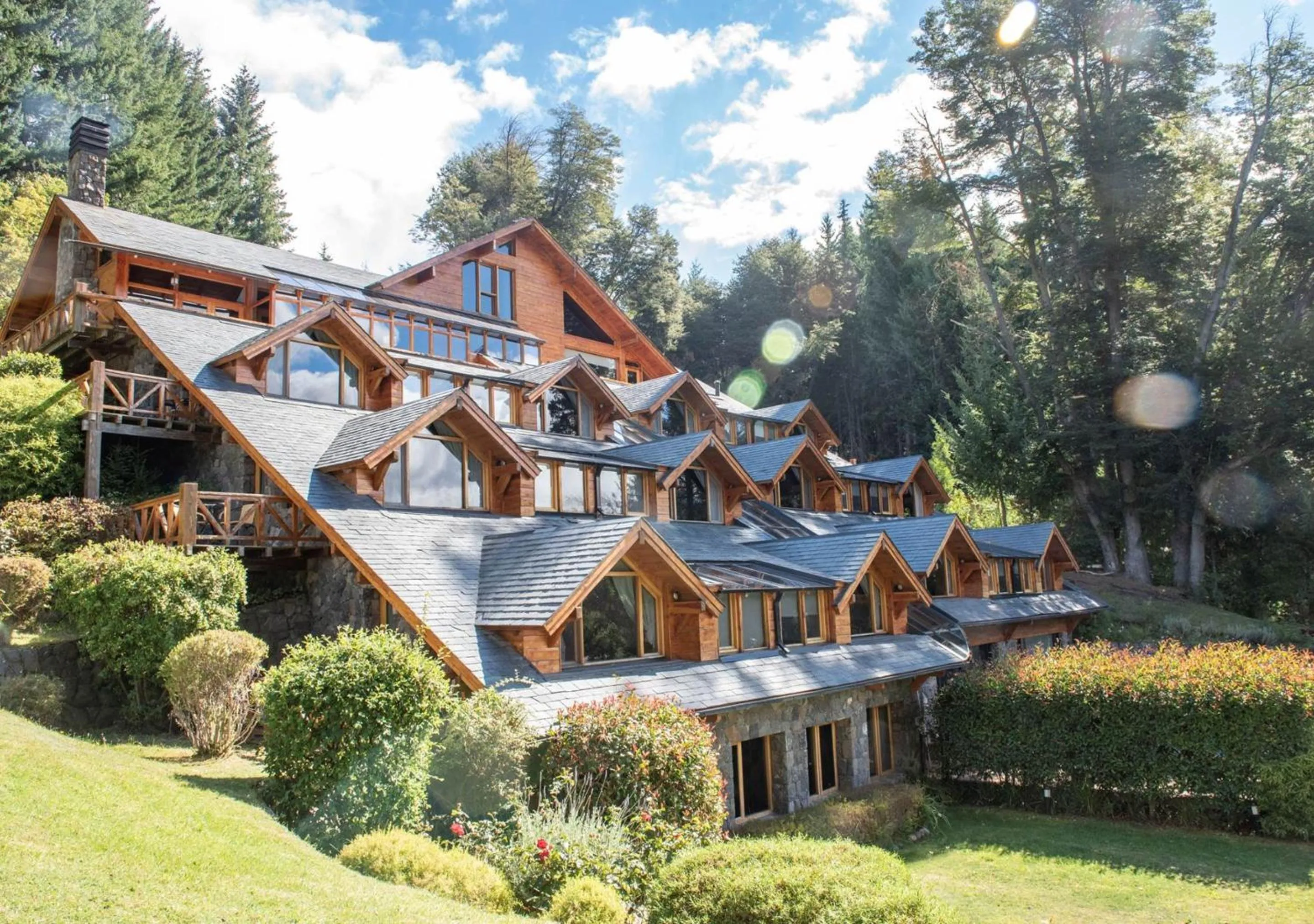 Property building in El Muelle by DOT Boutique