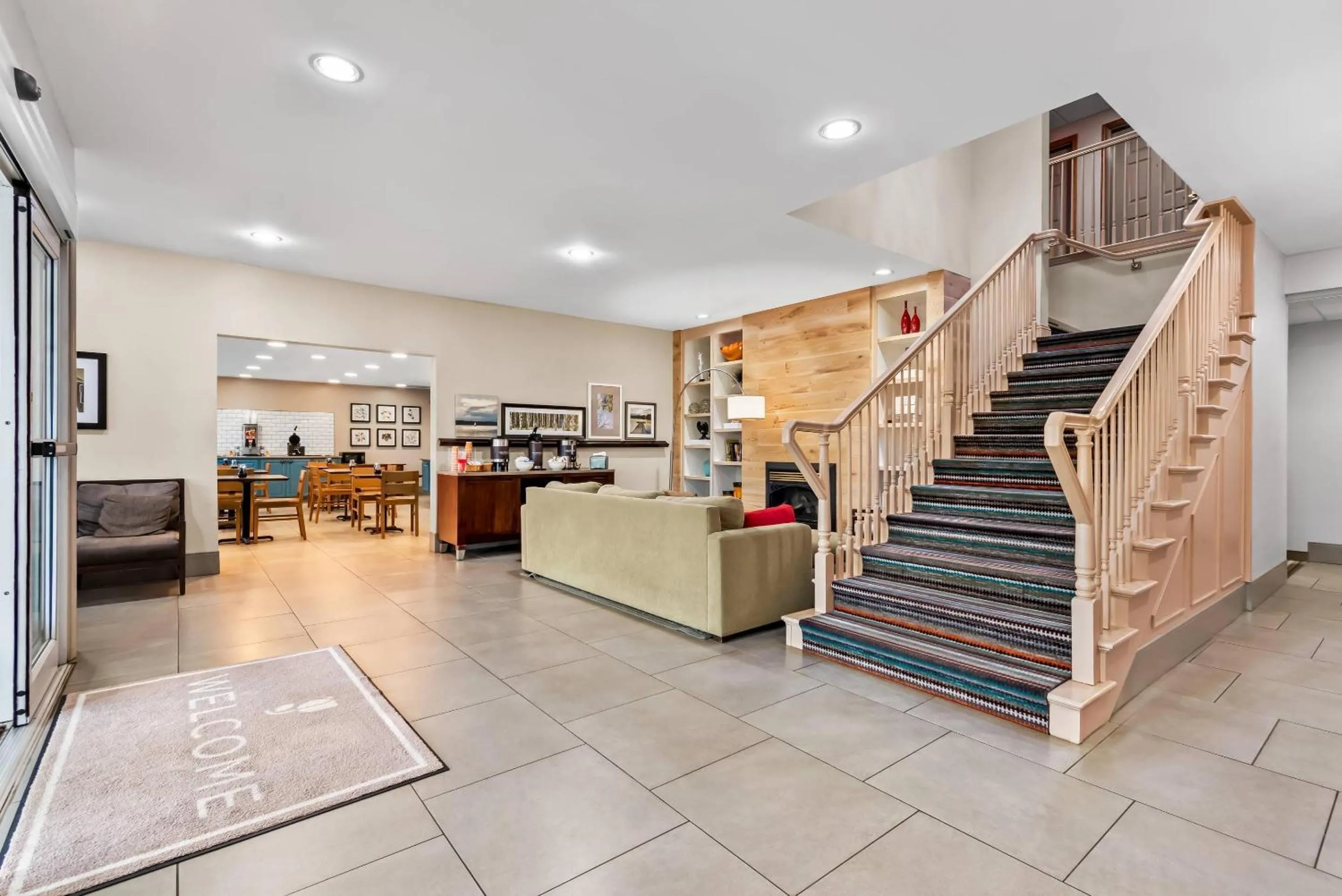 Lobby or reception in Country Inn & Suites by Radisson, Chambersburg, PA