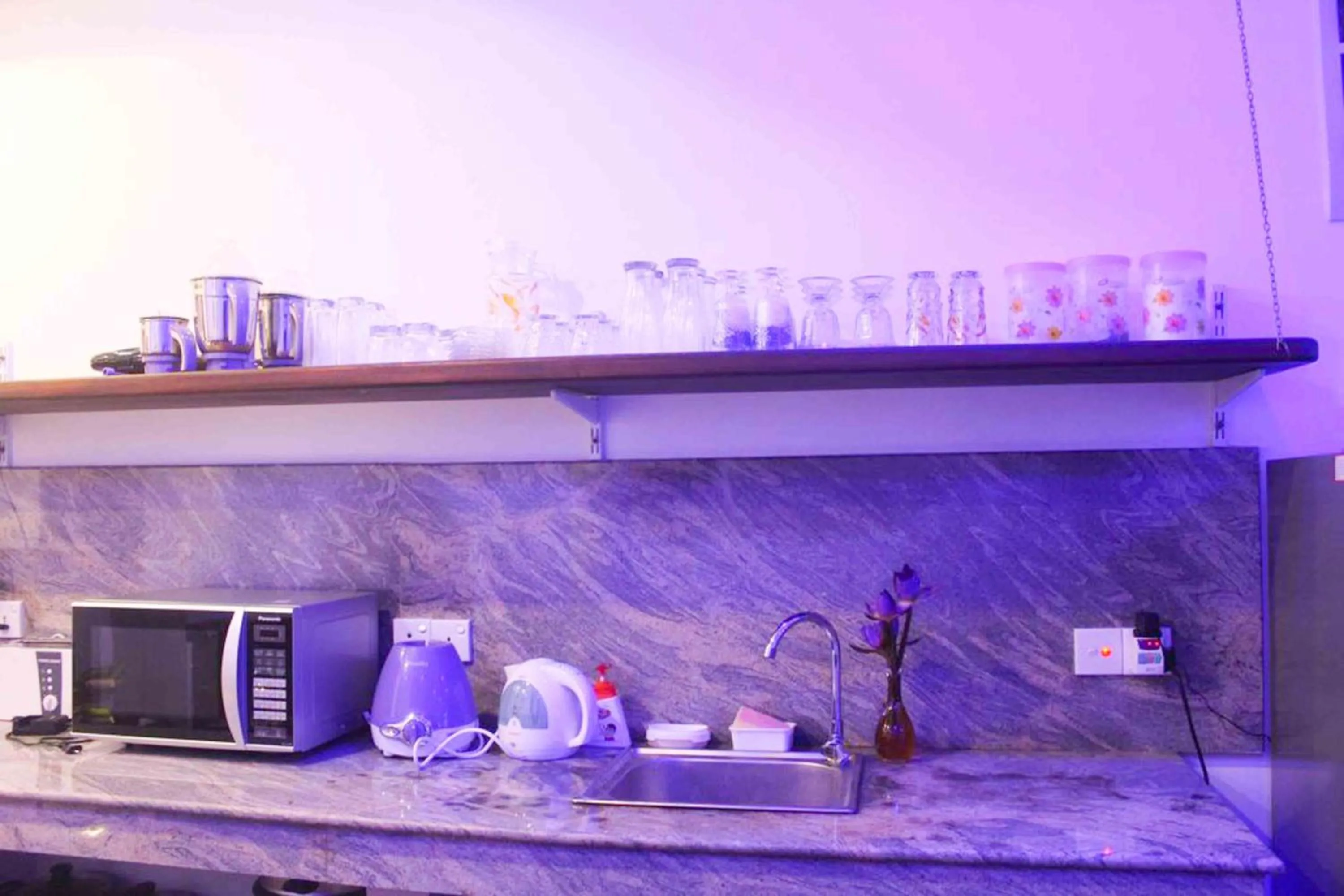 Communal kitchen in Dream Villa Galle Fort