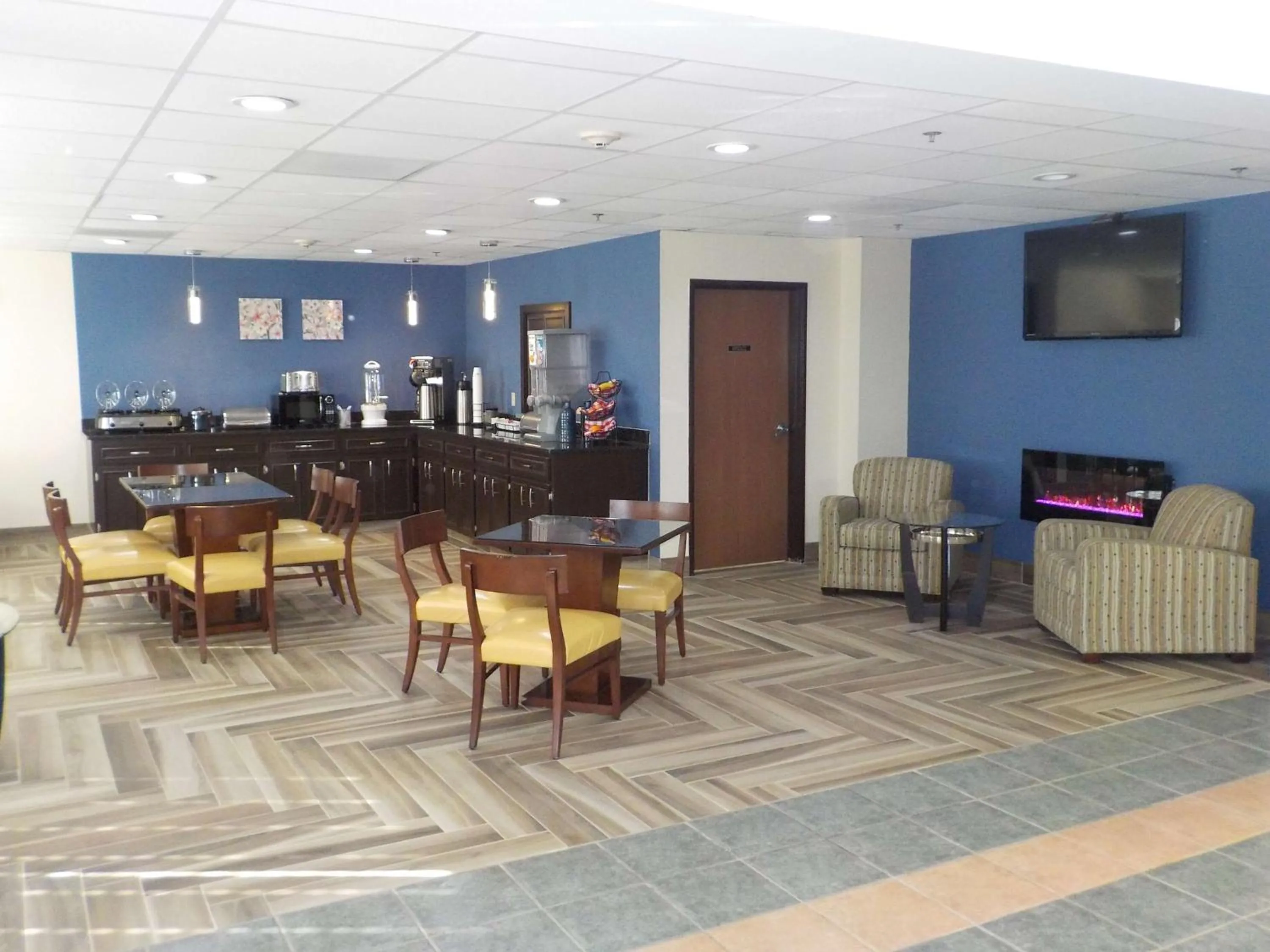 Restaurant/places to eat in Sonesta Essential Augusta