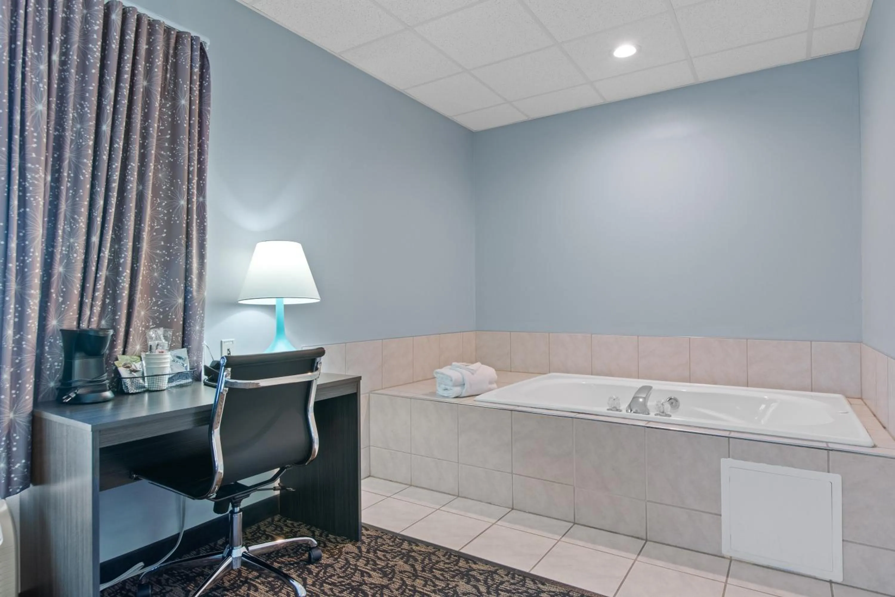 Elevation Inn & Suites, Trademark Collection by Wyndham