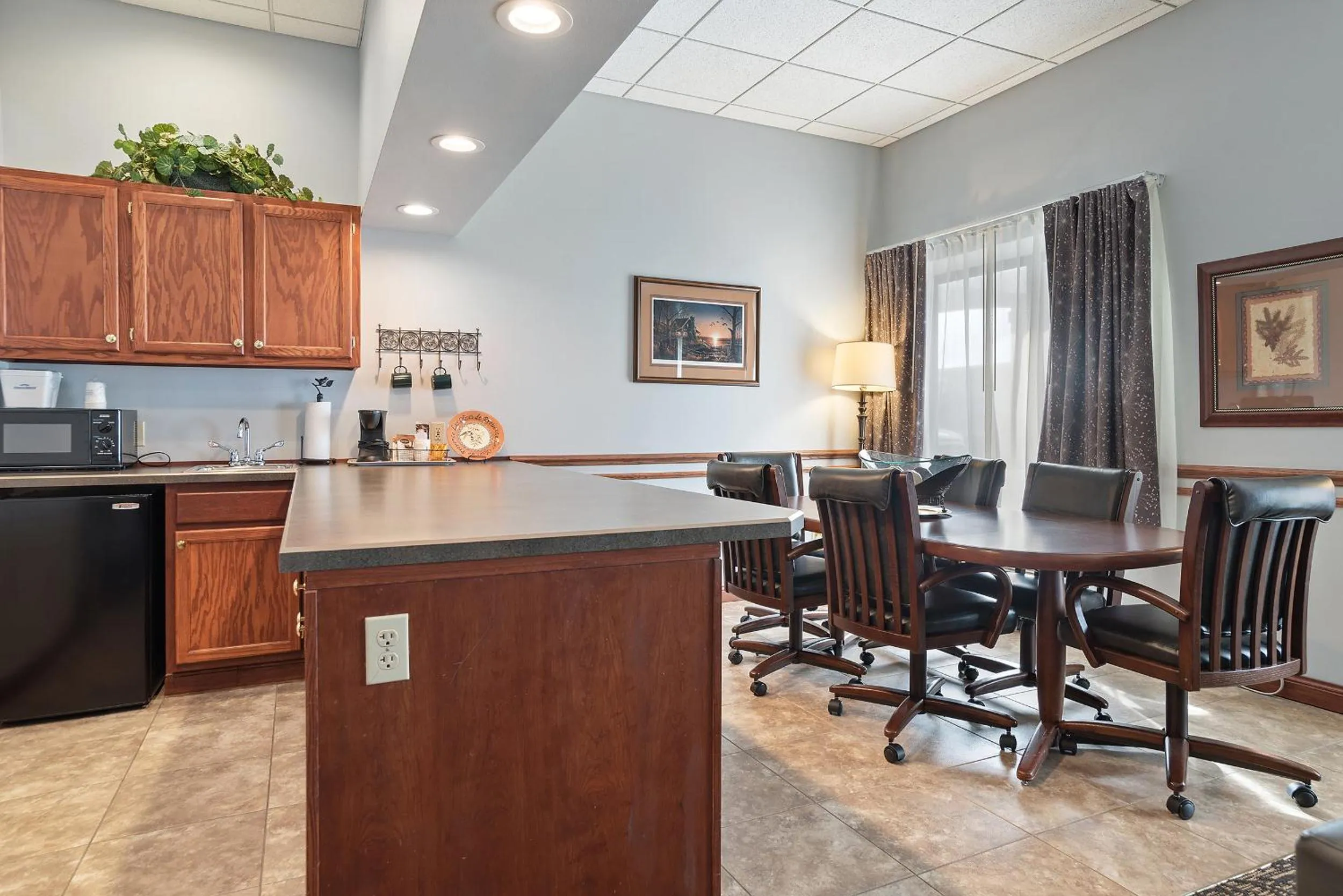 Elevation Inn & Suites, Trademark Collection by Wyndham