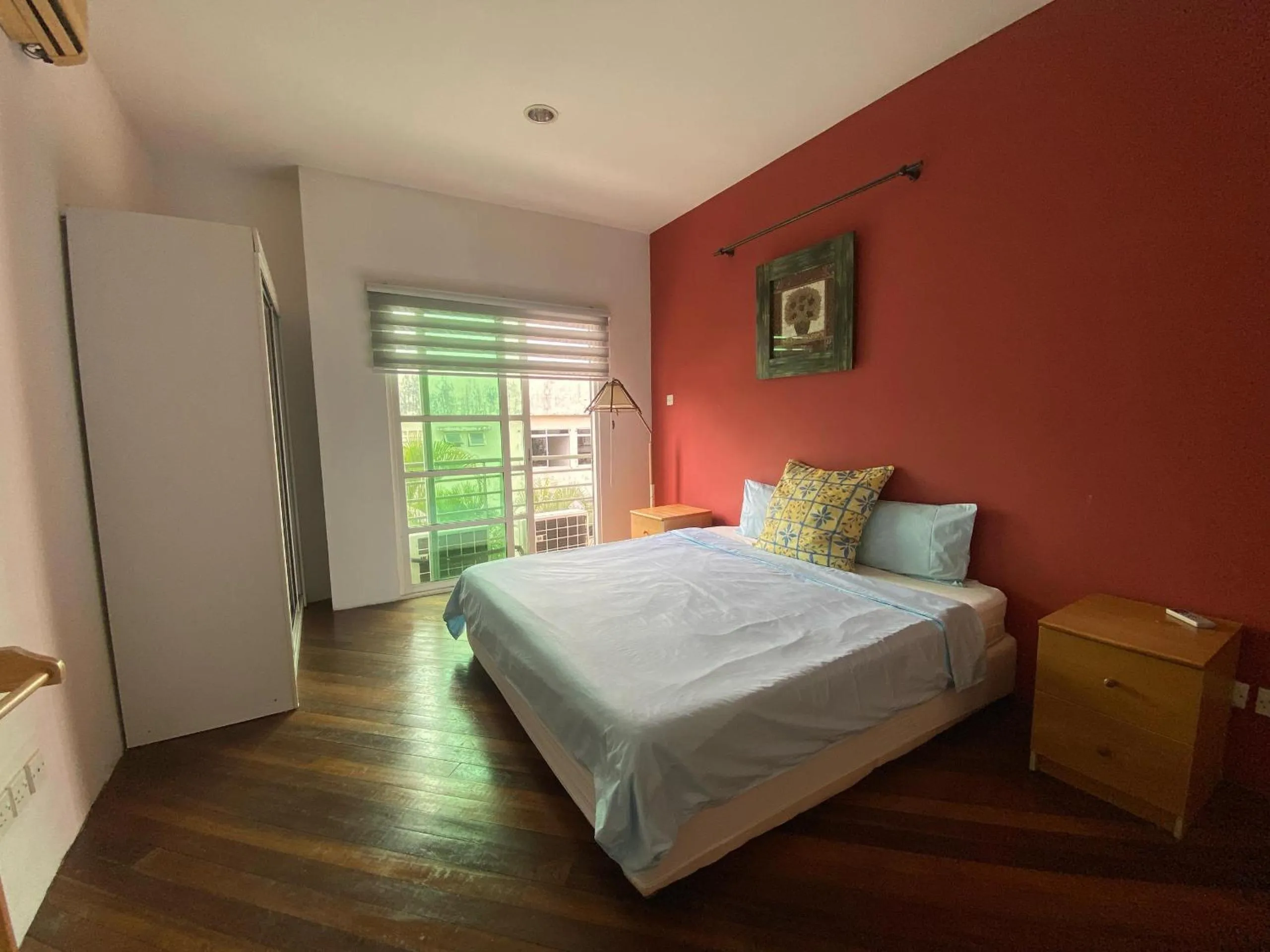 Bedroom, Bed in Wesberly Apartments