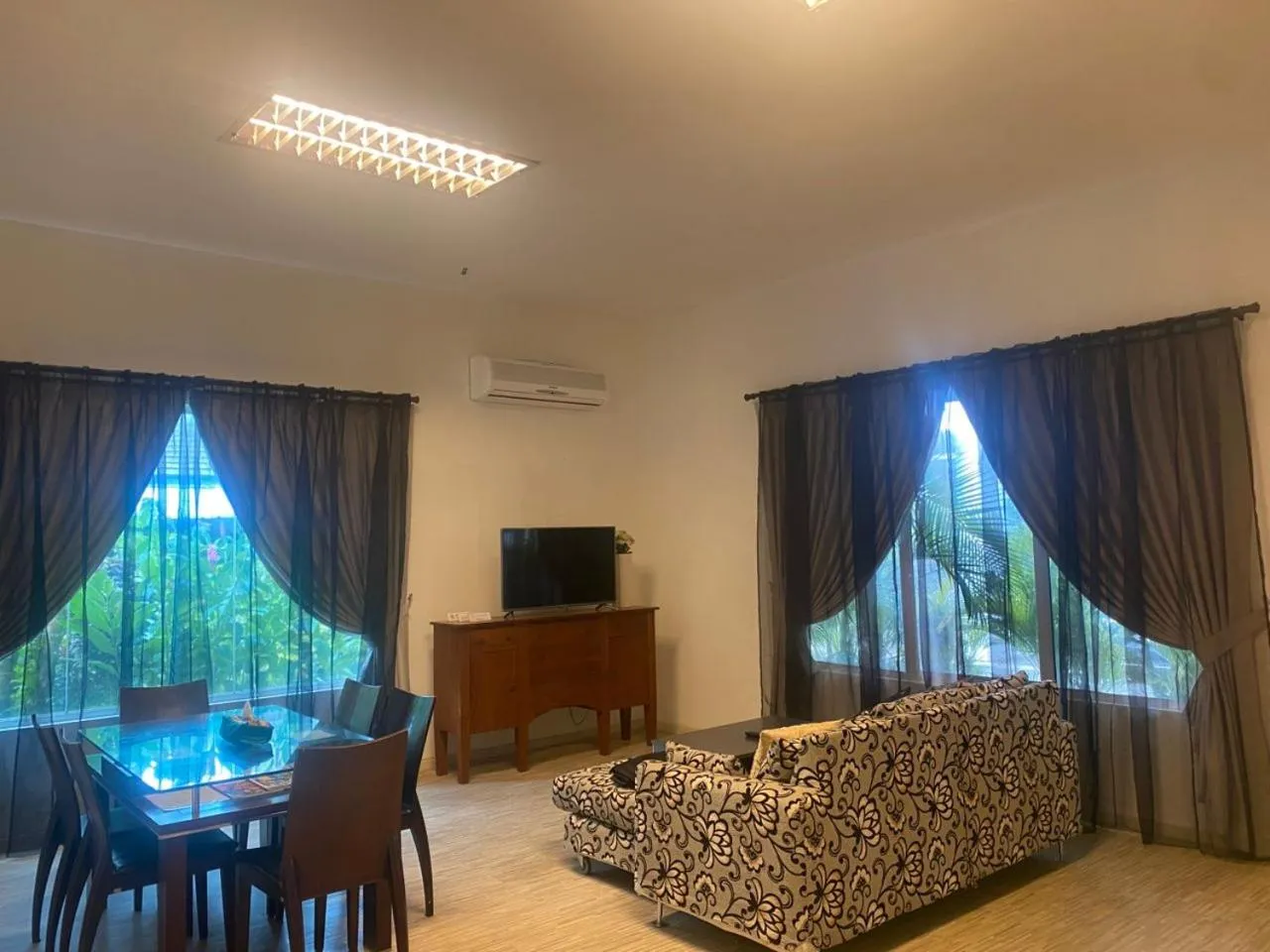 Living room in Wesberly Apartments