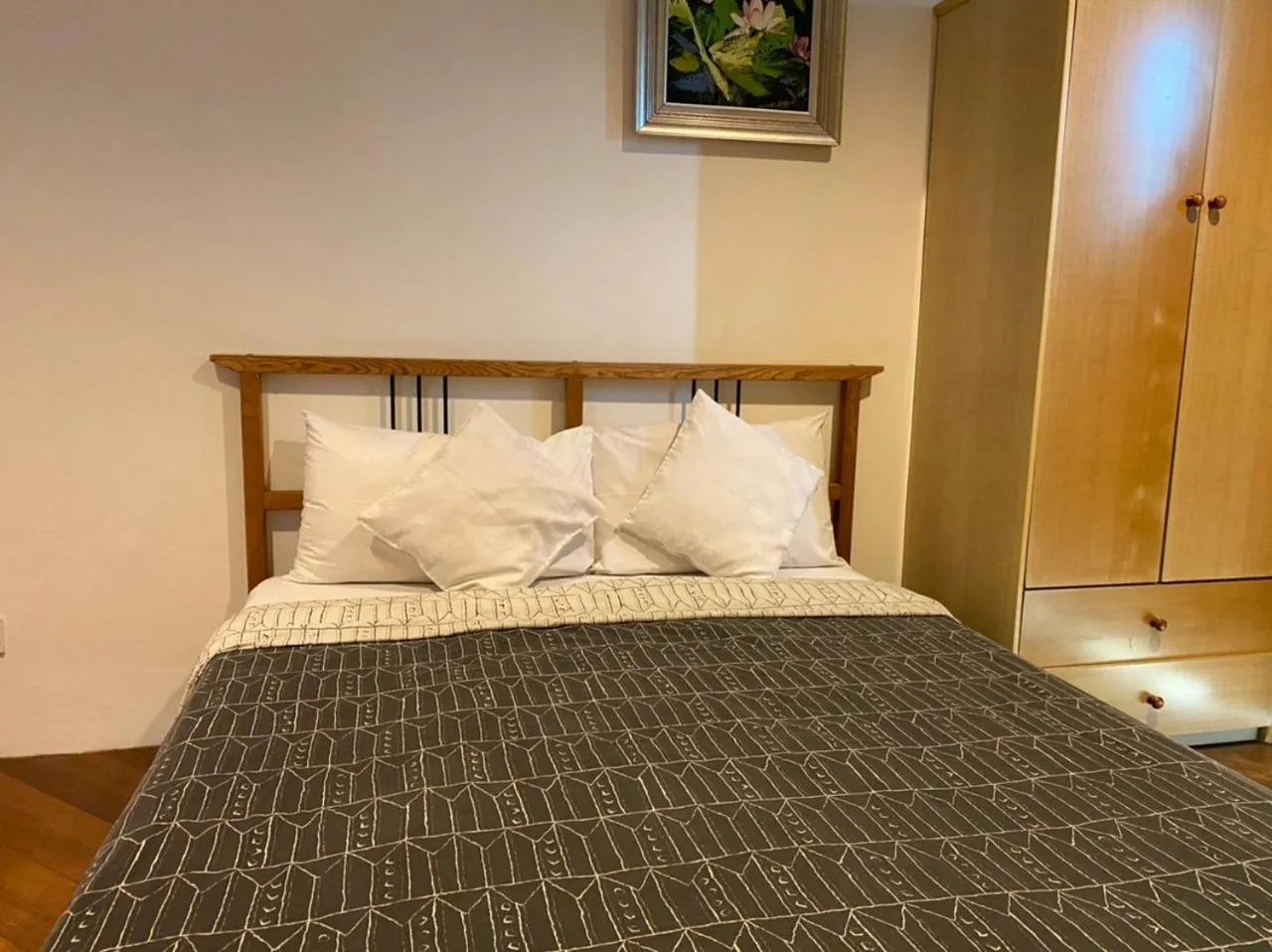 Bedroom, Bed in Wesberly Apartments