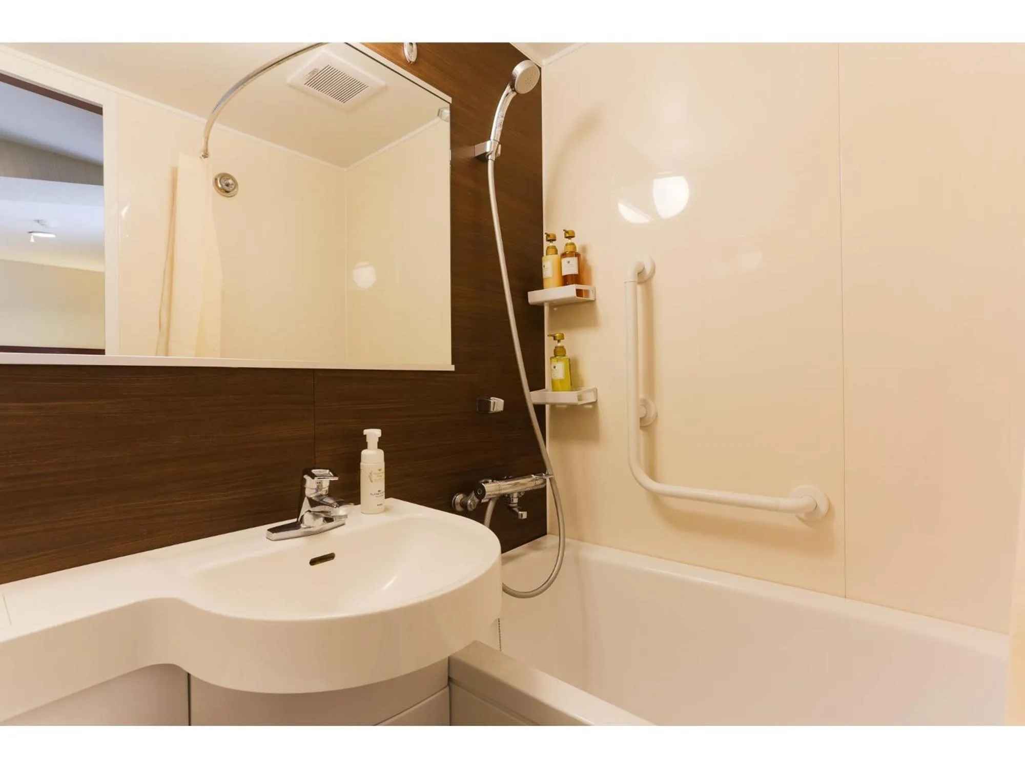 Bathroom in Ueno First City Hotel