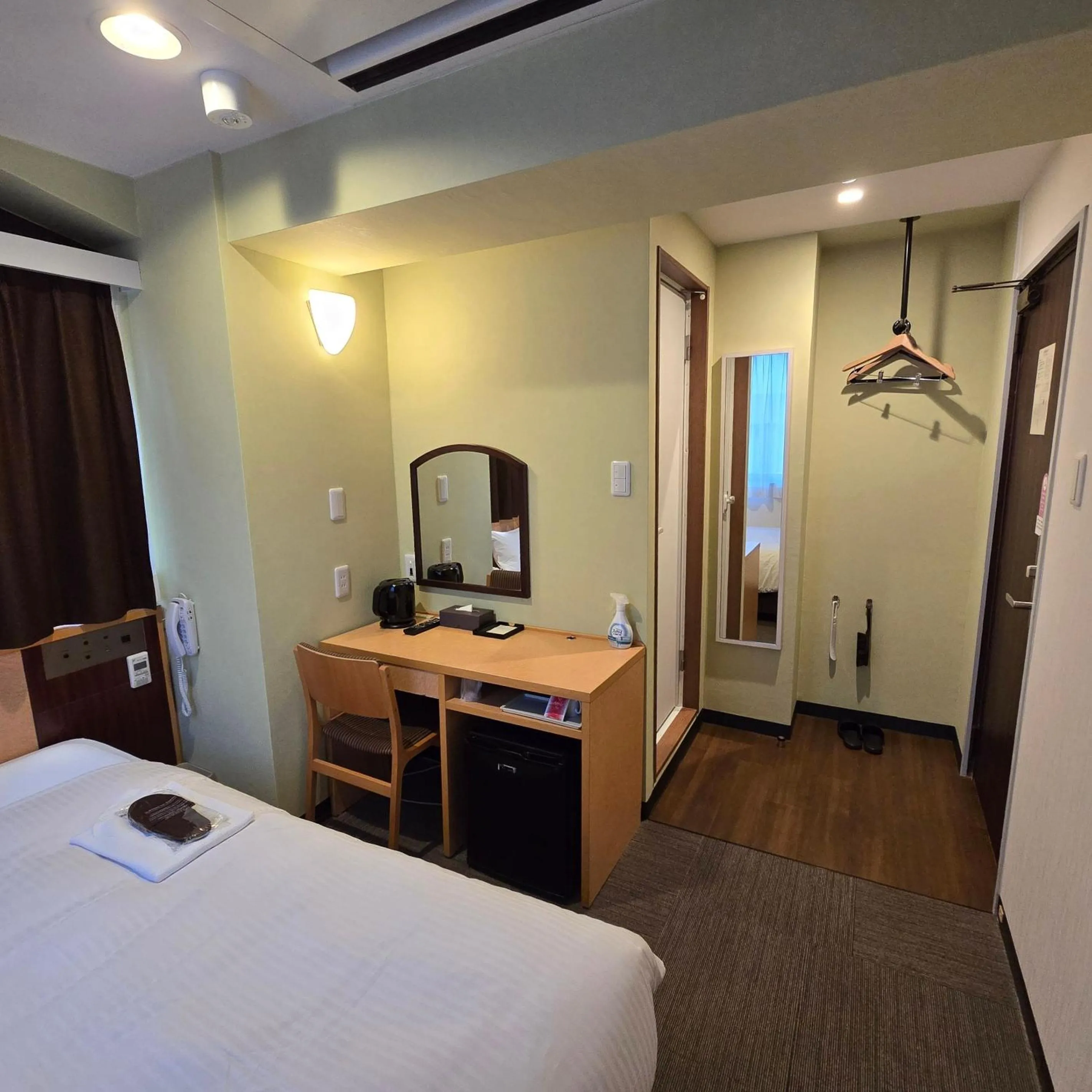 Photo of the whole room, Bed in Ueno First City Hotel