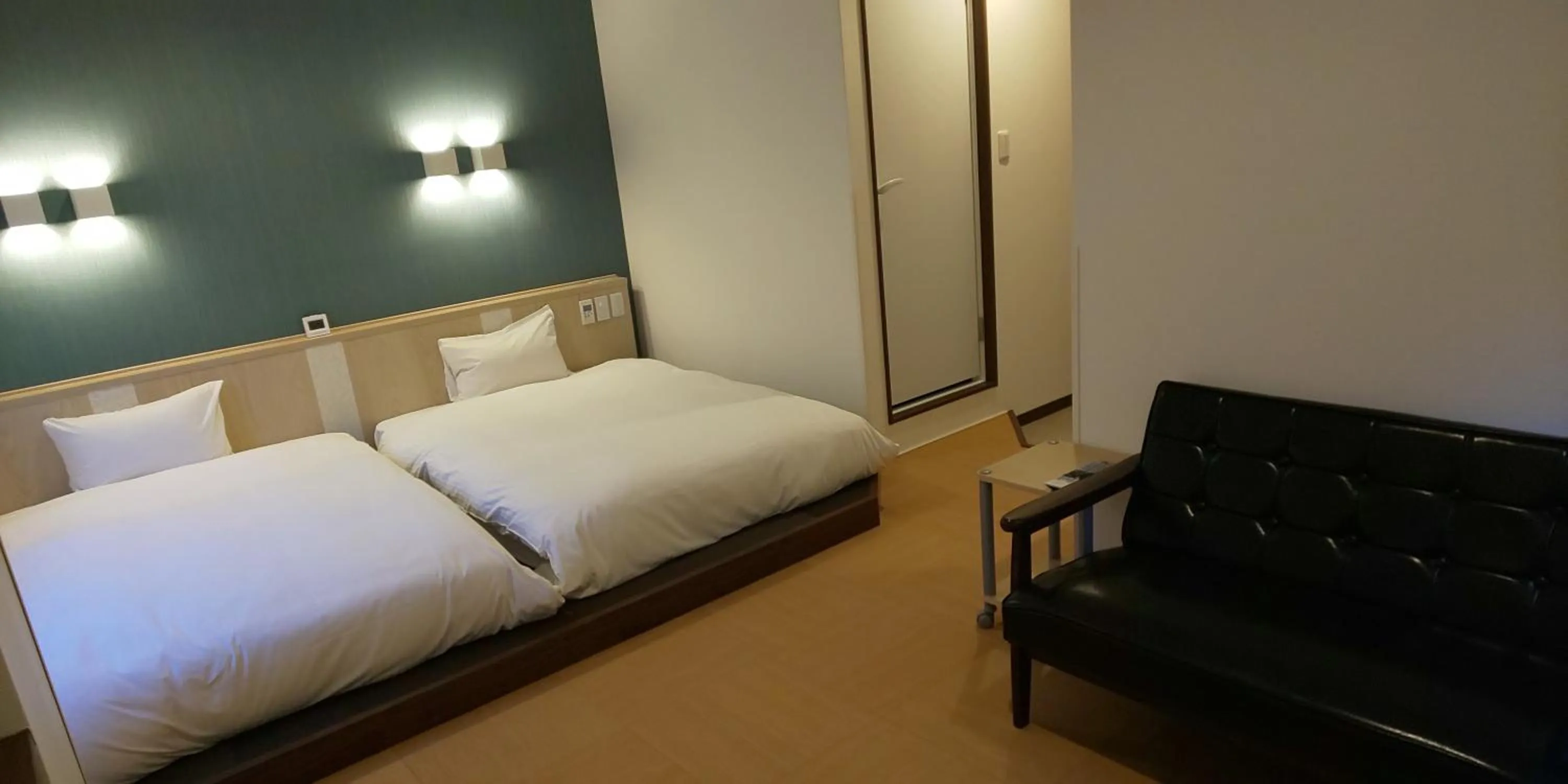 Photo of the whole room, Bed in Ueno First City Hotel