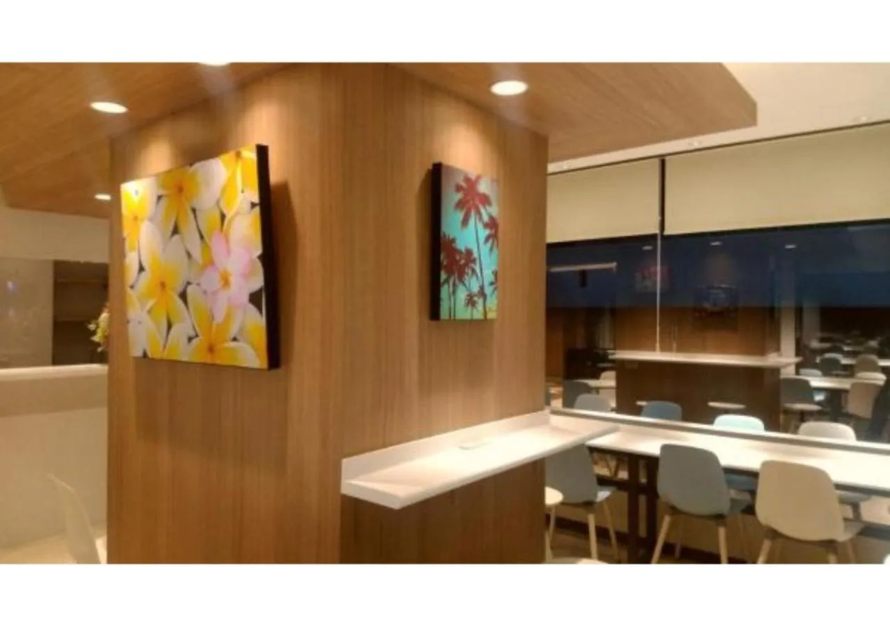 Communal lounge/ TV room in Ueno First City Hotel