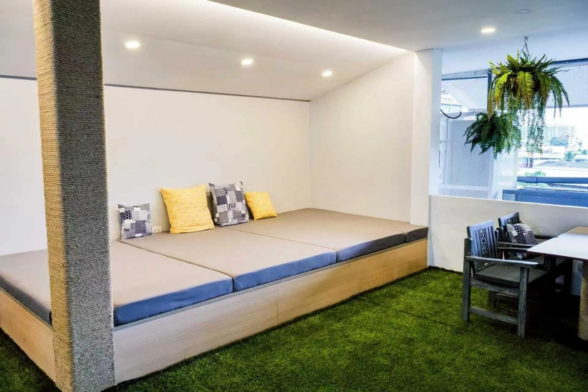 Seating area, Bed in Luck Thai Hotel