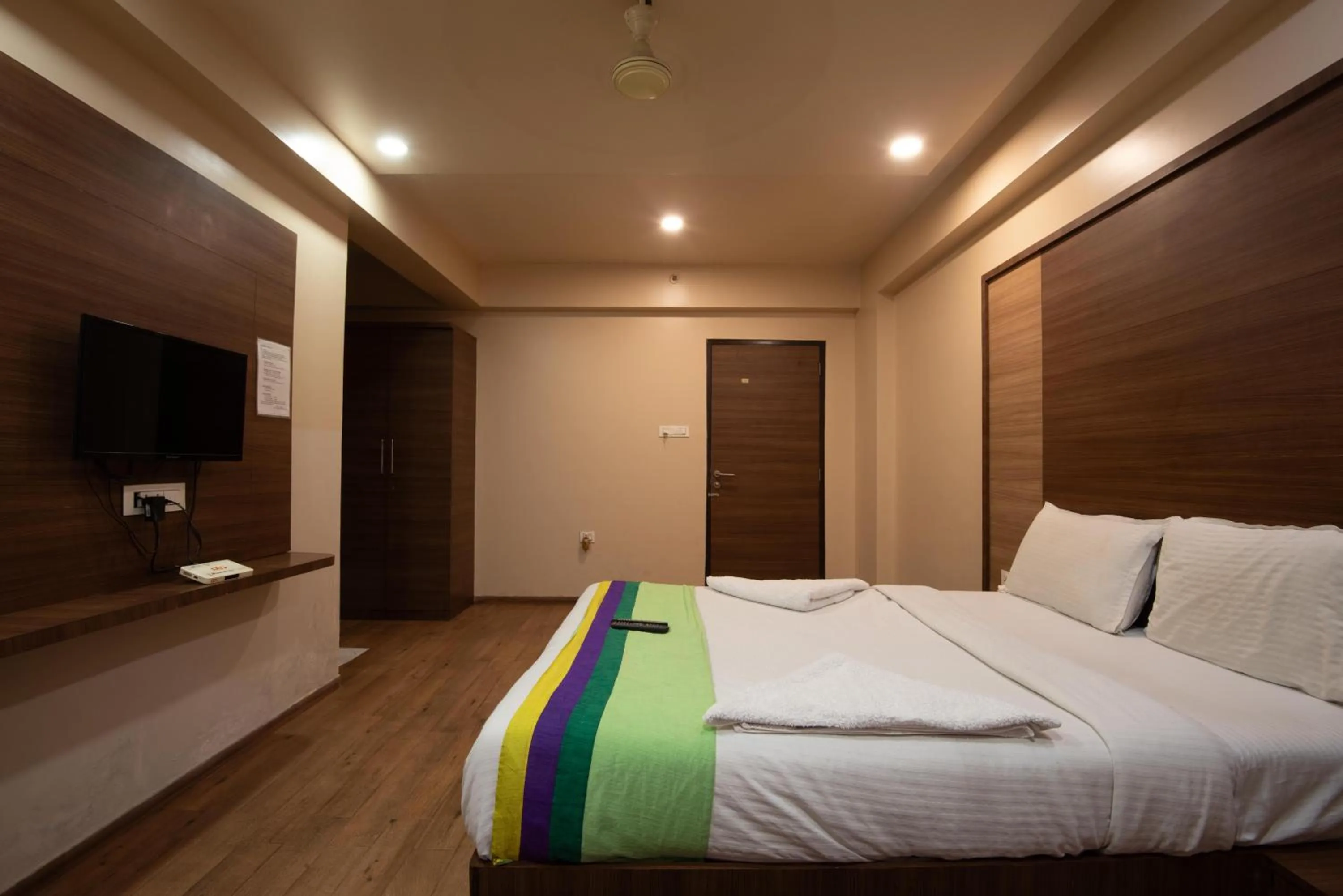 Bed in Hotel Mahadev Residency - Dapode, Bhiwandi