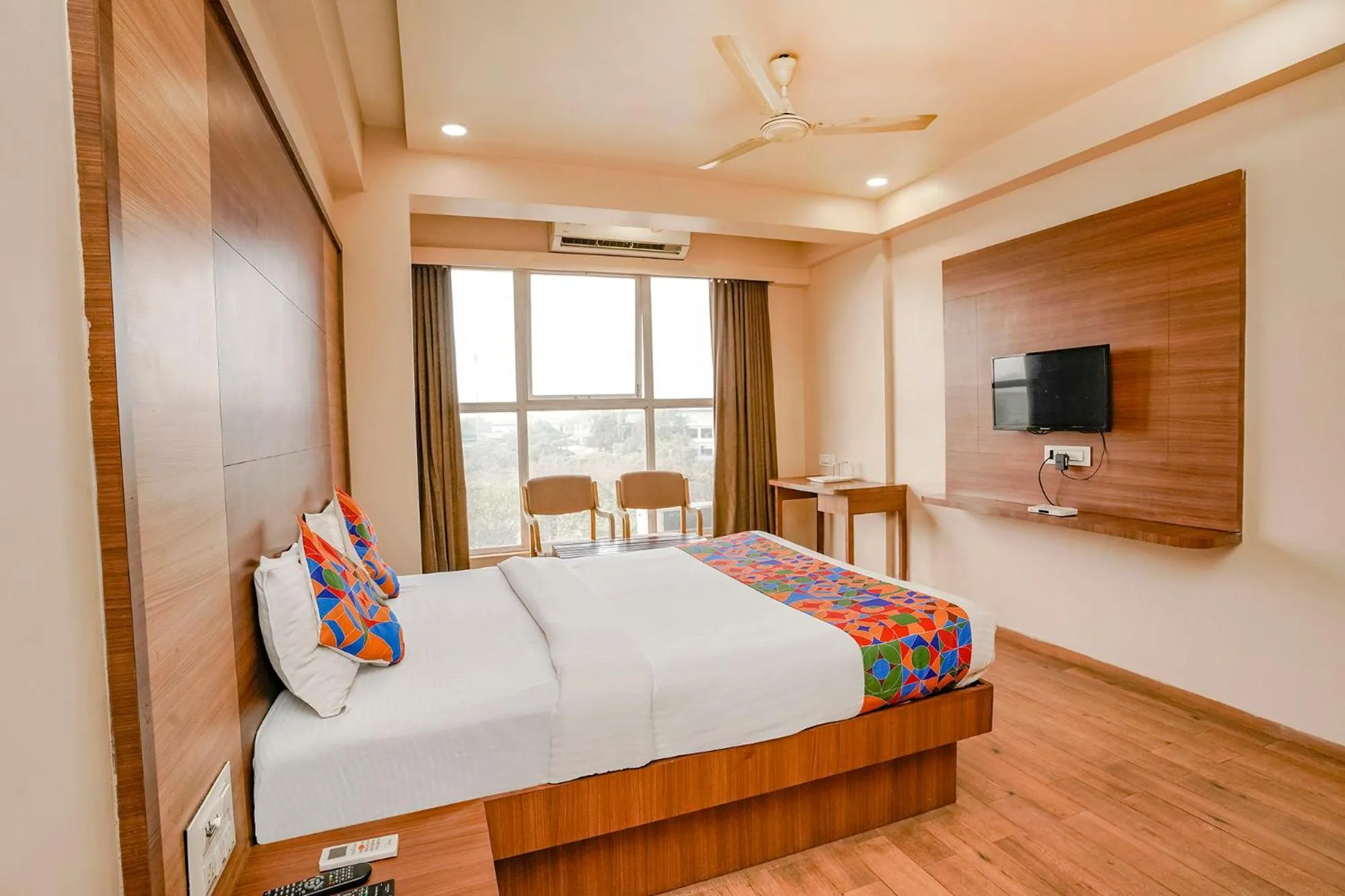 Communal lounge/ TV room in Hotel Mahadev Residency - Dapode, Bhiwandi