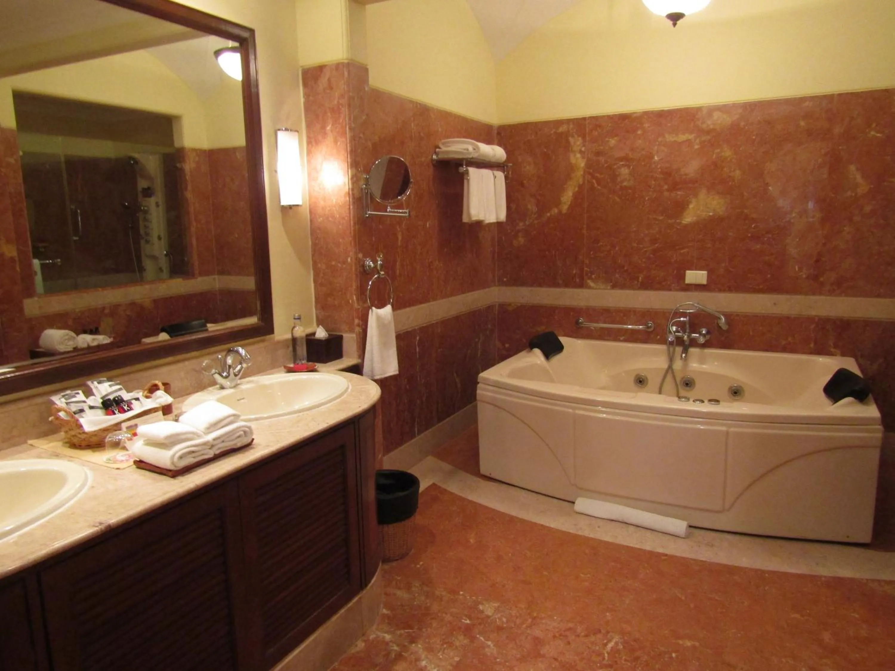 Toilet in The LaLiT Golf & Spa Resort Goa