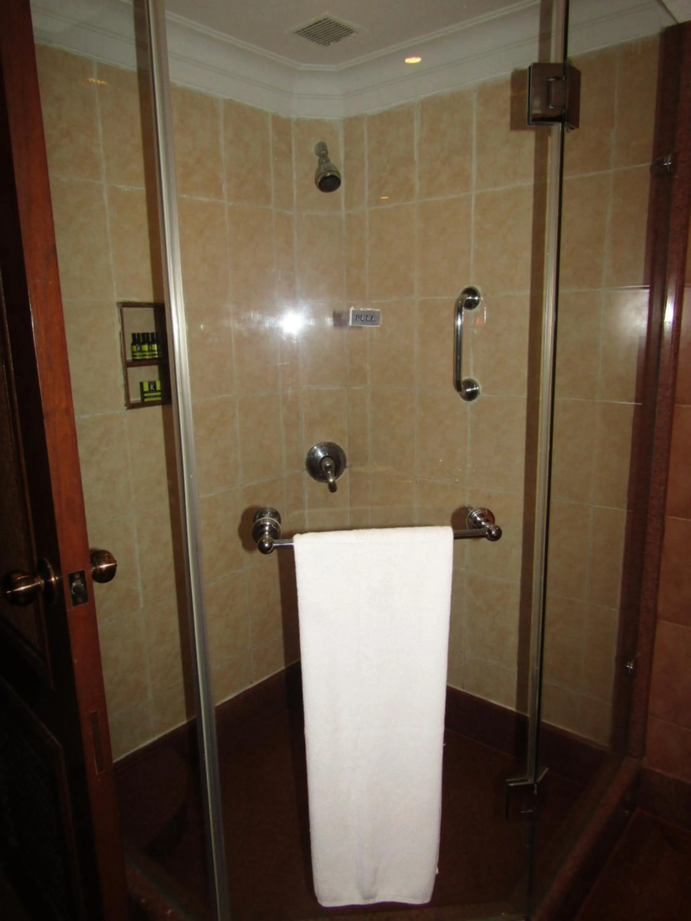 Bathroom in The LaLiT Golf & Spa Resort Goa