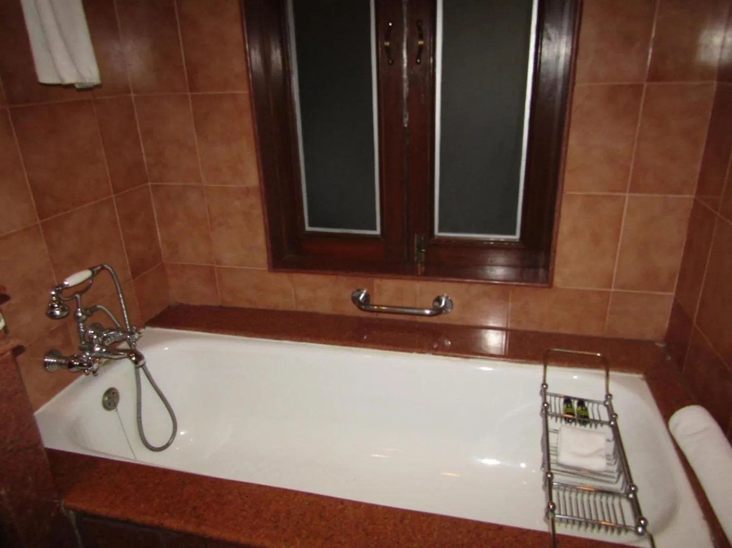 Shower in The LaLiT Golf & Spa Resort Goa