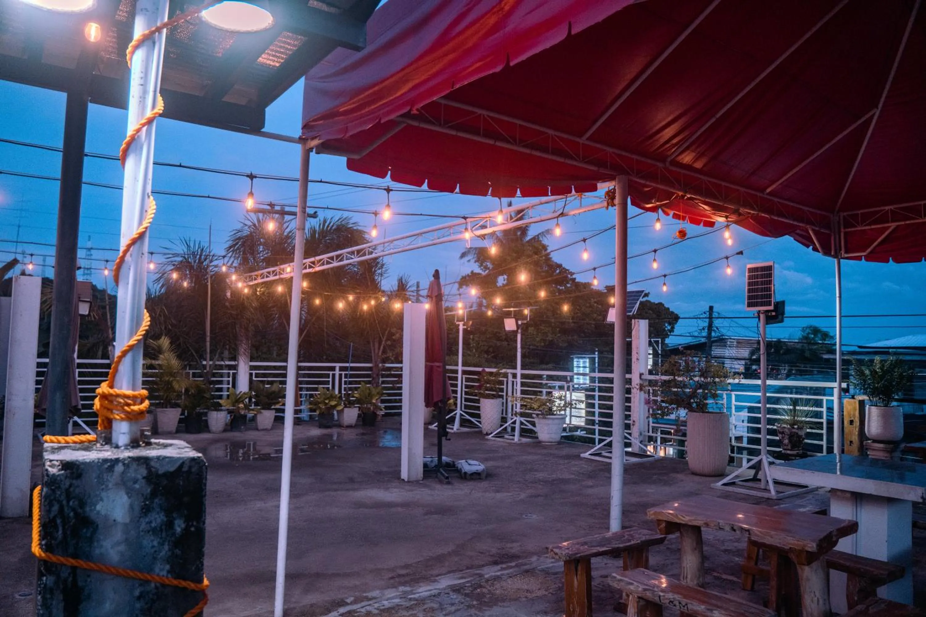 L & M Hearthstones Lodge